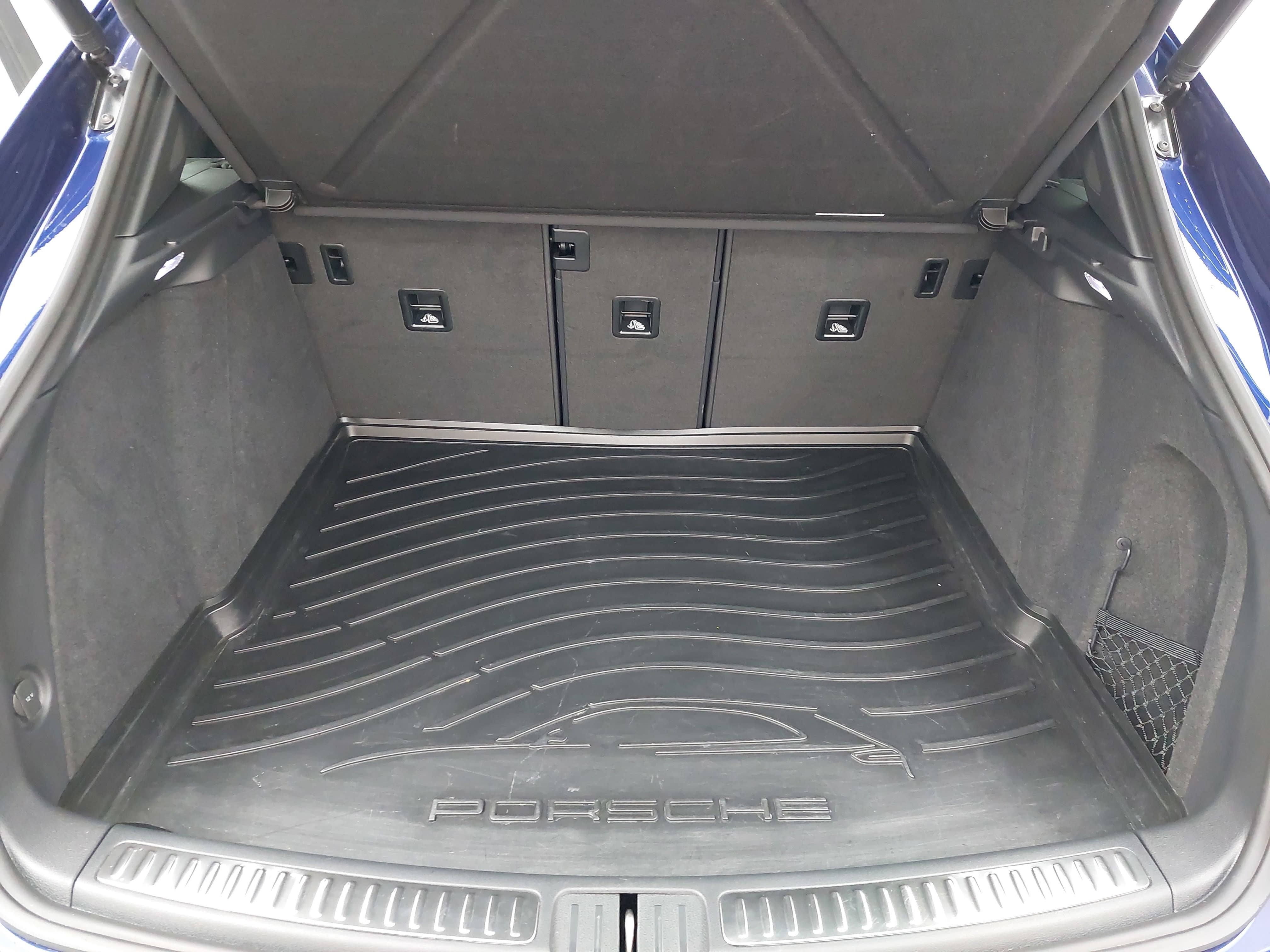 2023 Porsche Macan .