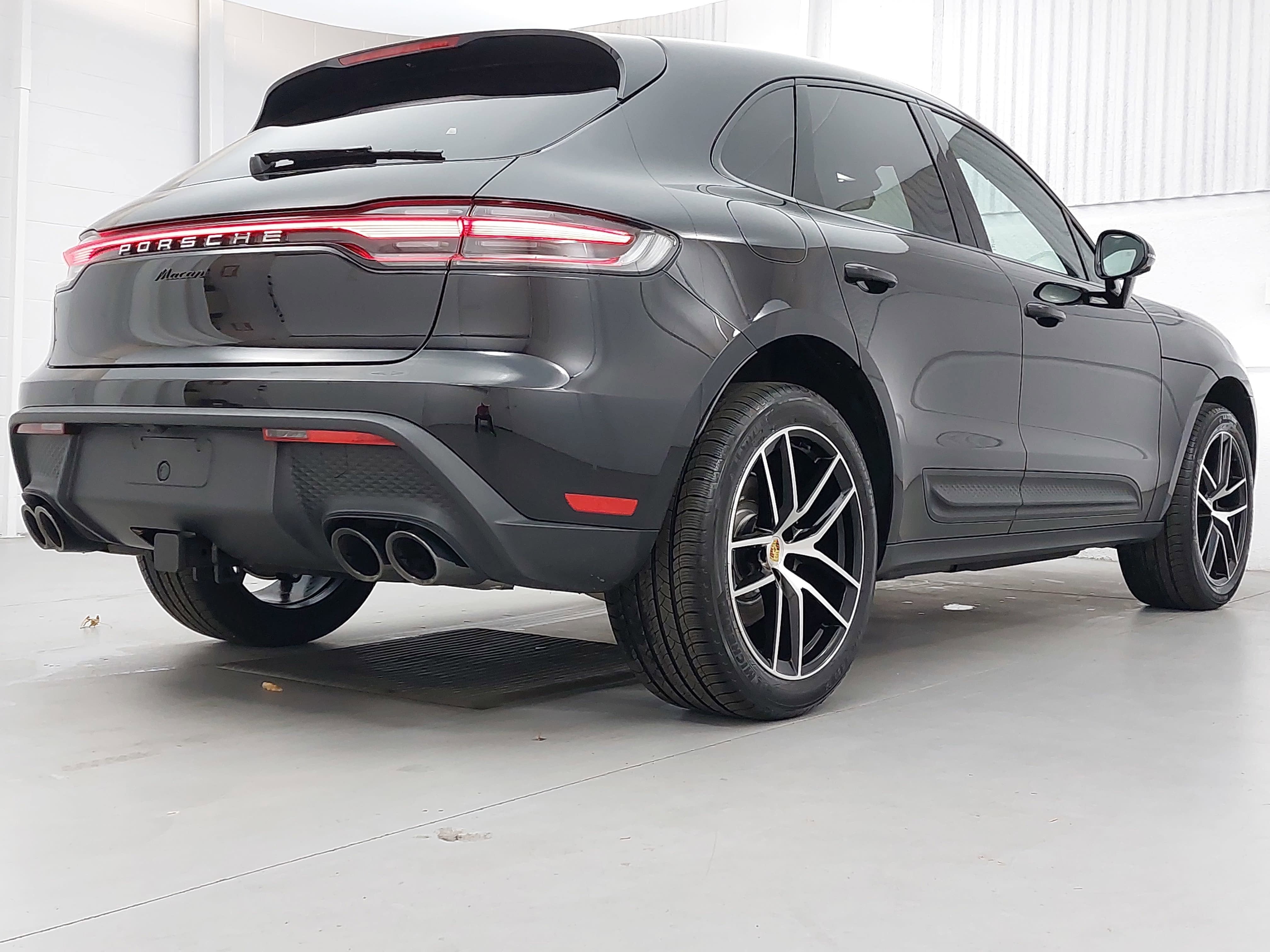 2026 Porsche Macan Base