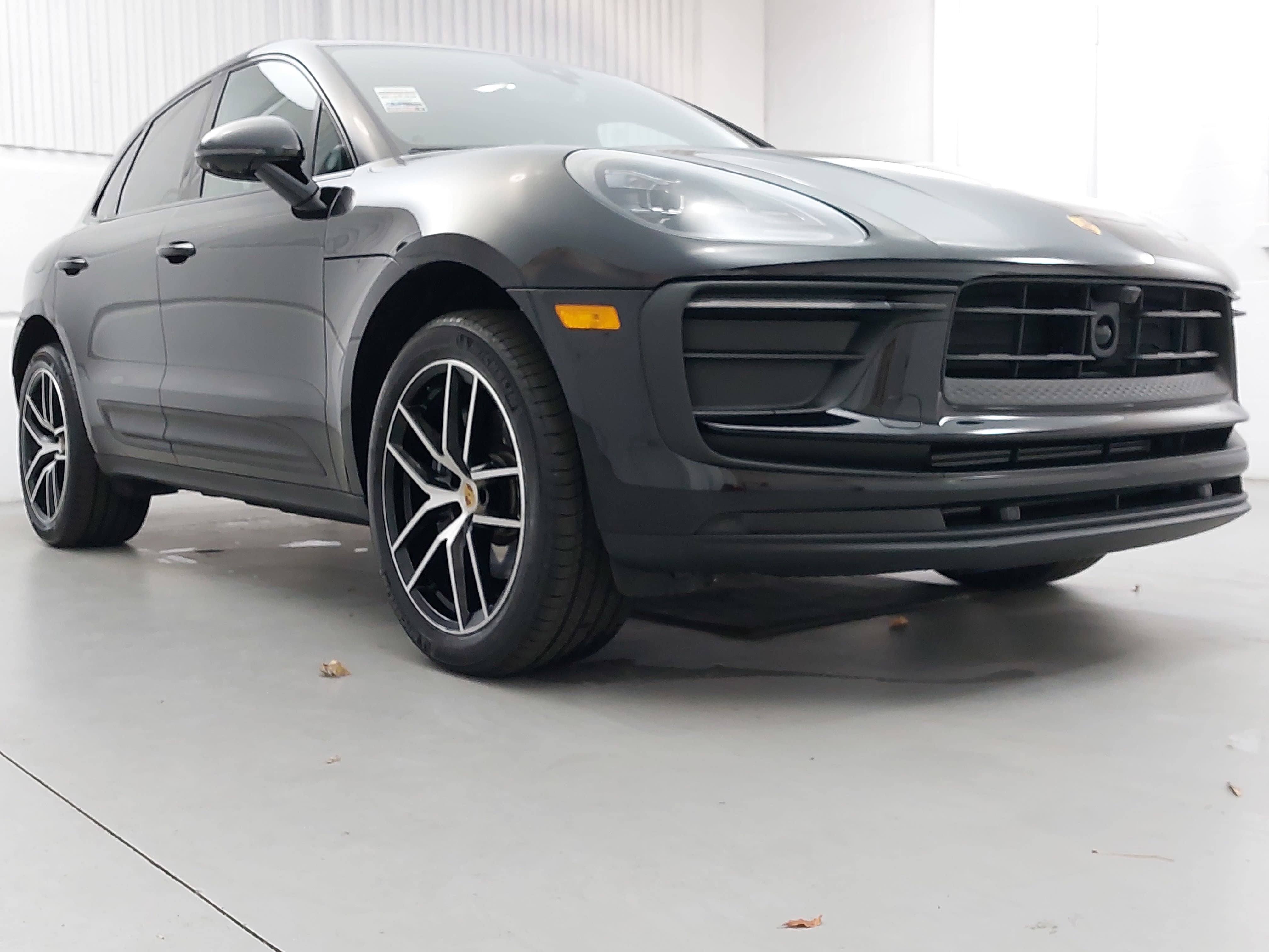 2026 Porsche Macan Base
