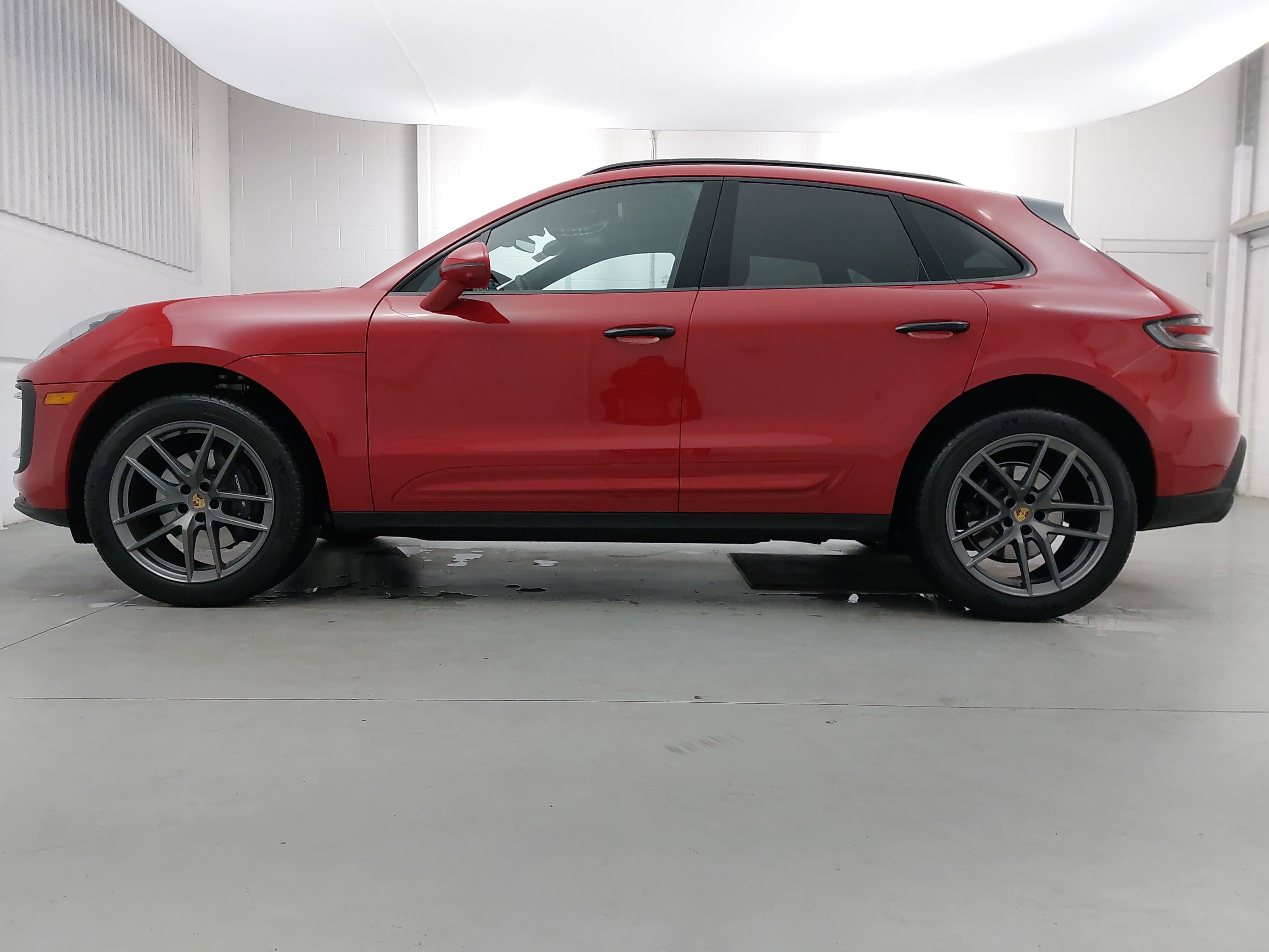 2025 Porsche Macan Base