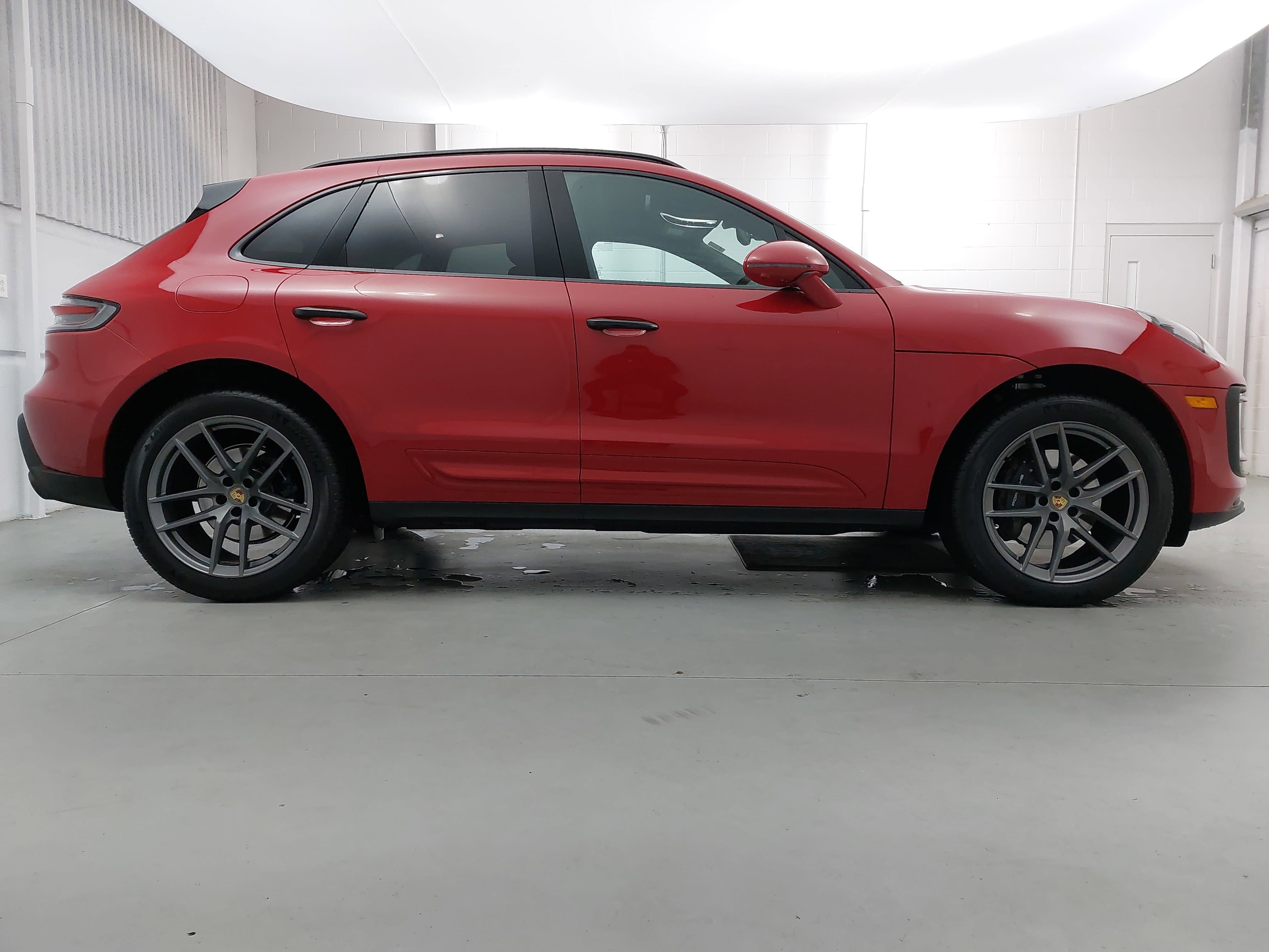 2025 Porsche Macan Base
