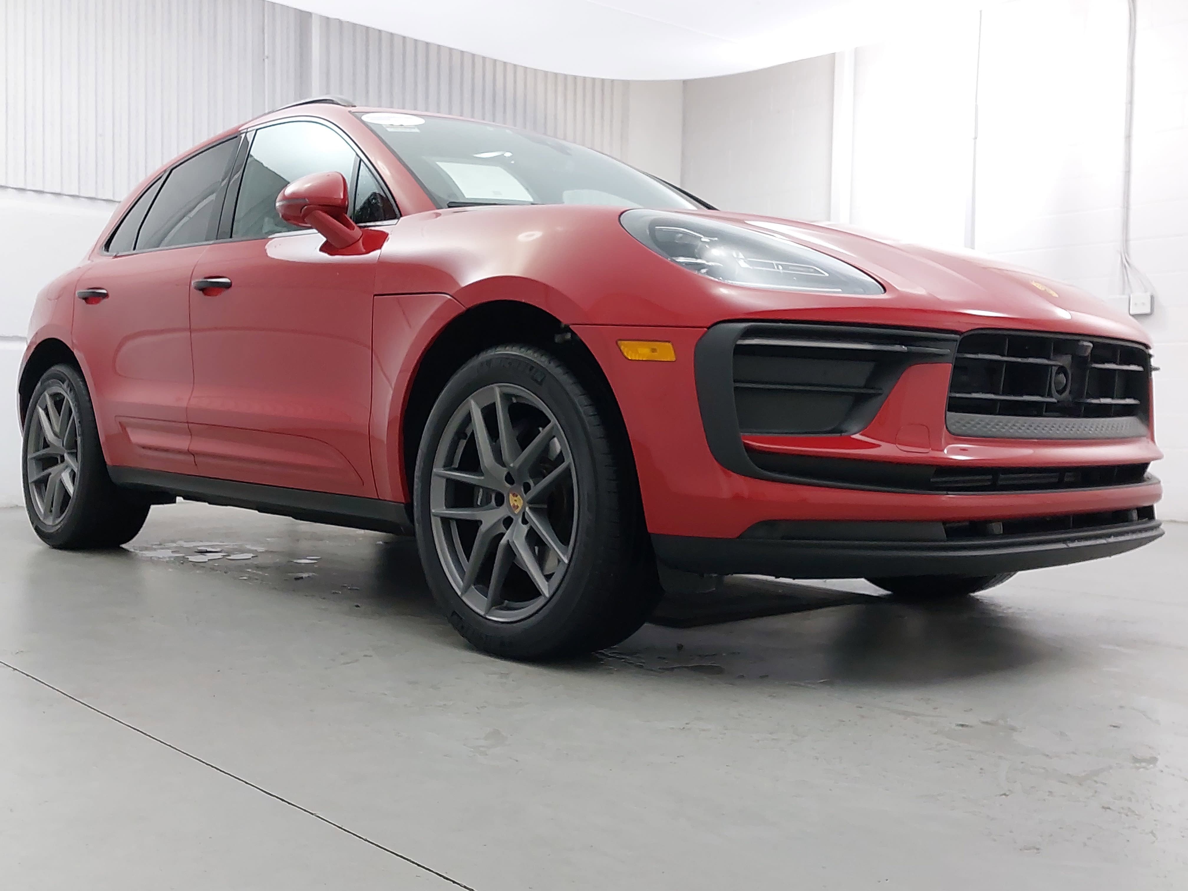 2025 Porsche Macan Base