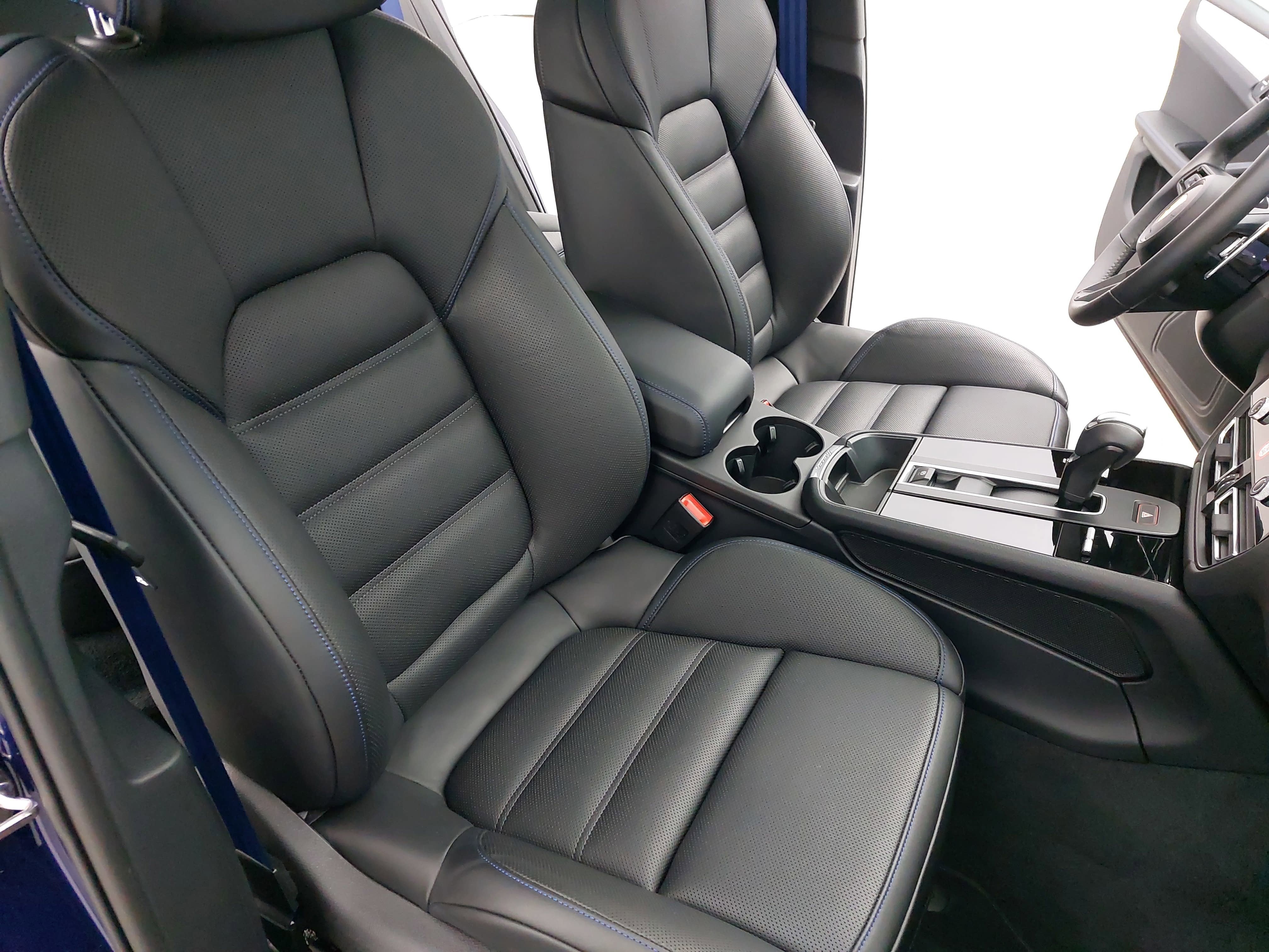 2025 Porsche Macan T