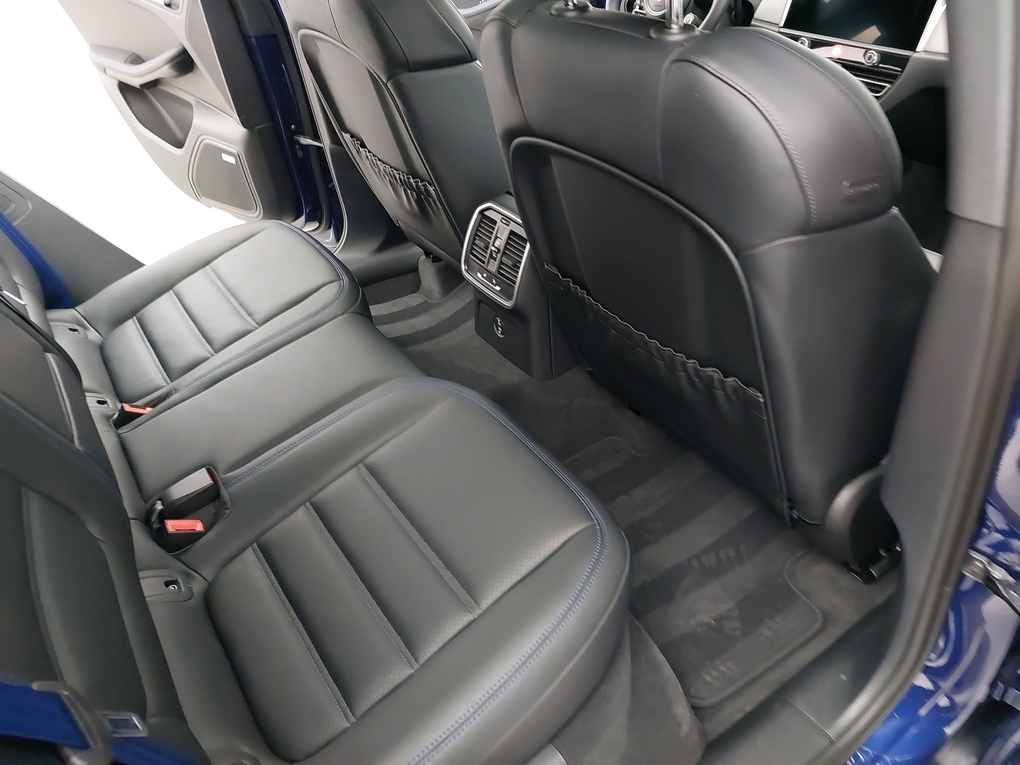 2025 Porsche Macan T