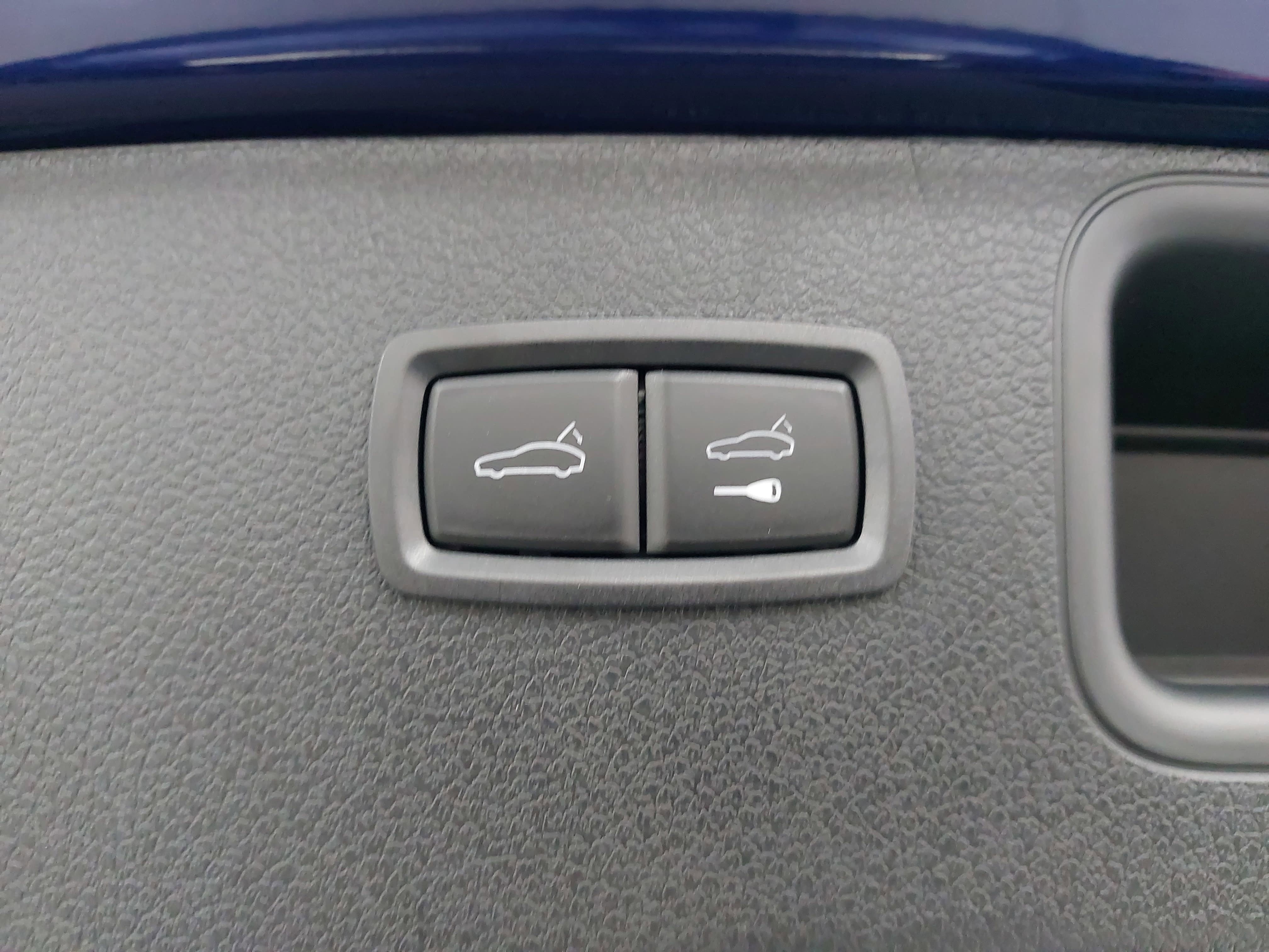 2025 Porsche Macan T