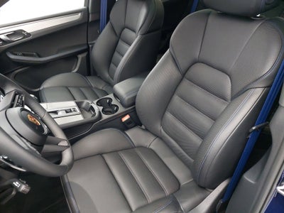 2025 Porsche Macan T