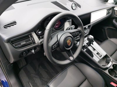 2025 Porsche Macan T
