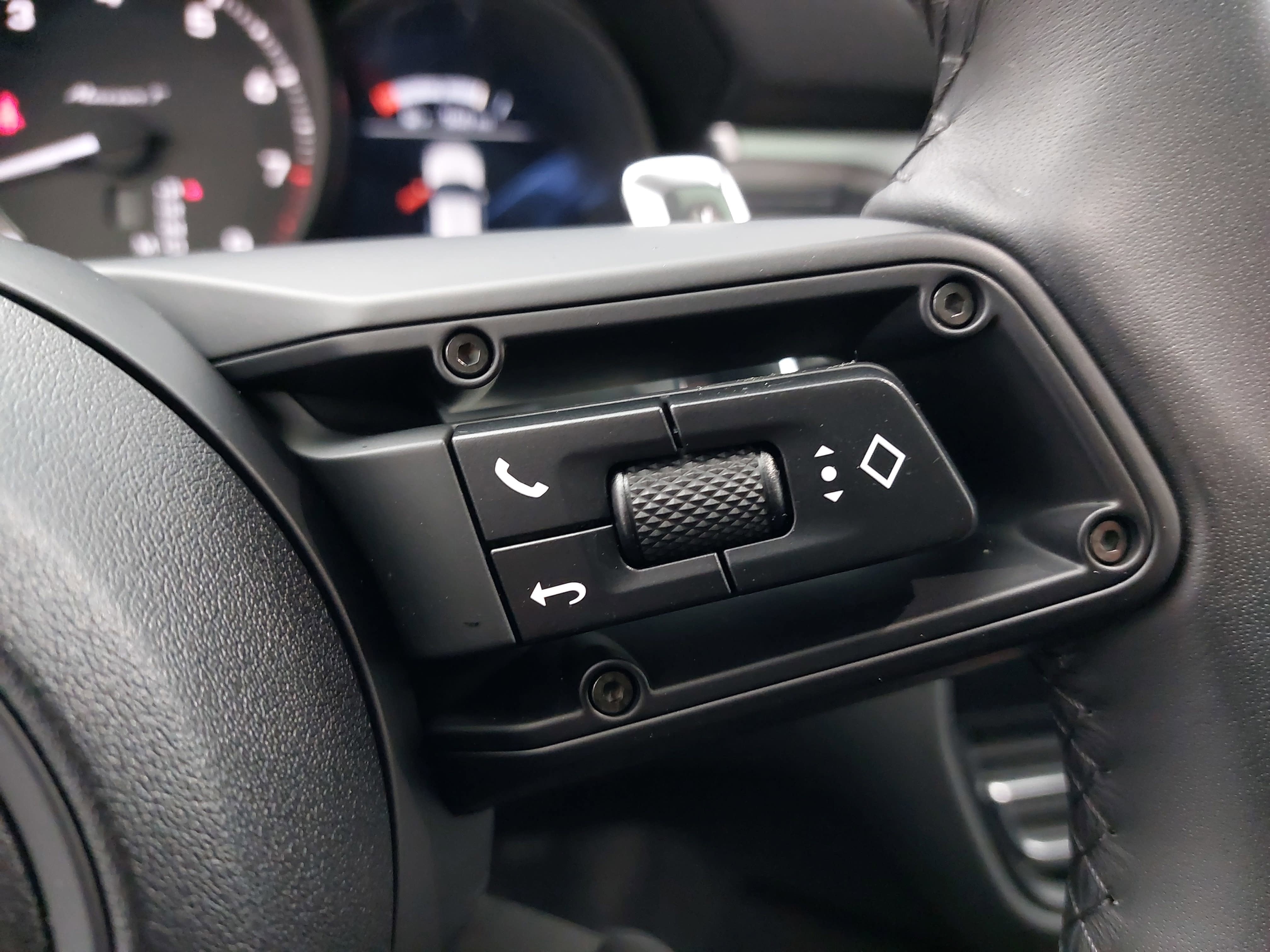 2025 Porsche Macan T