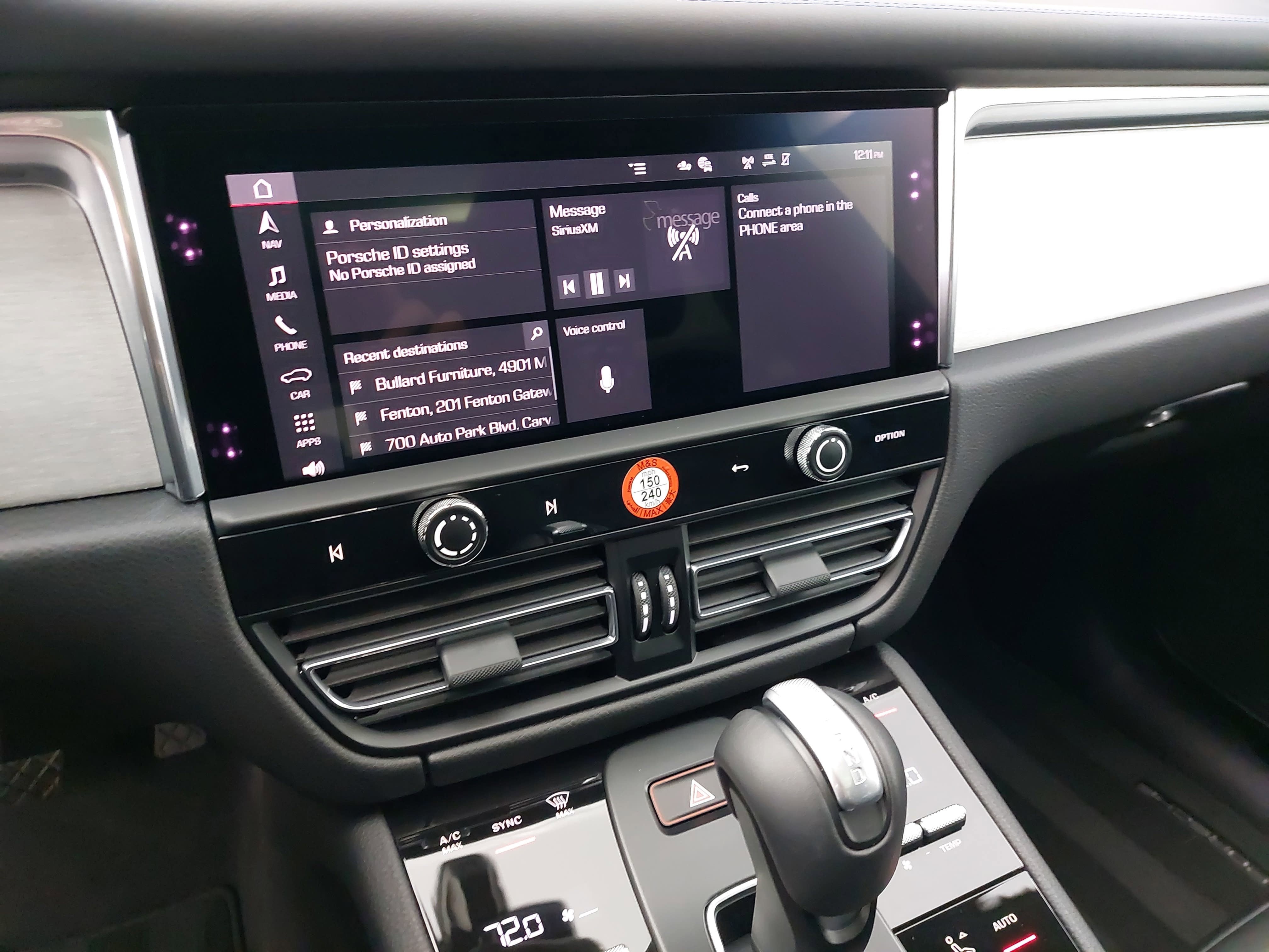 2025 Porsche Macan T