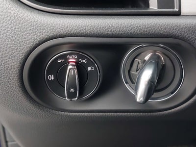 2025 Porsche Macan T