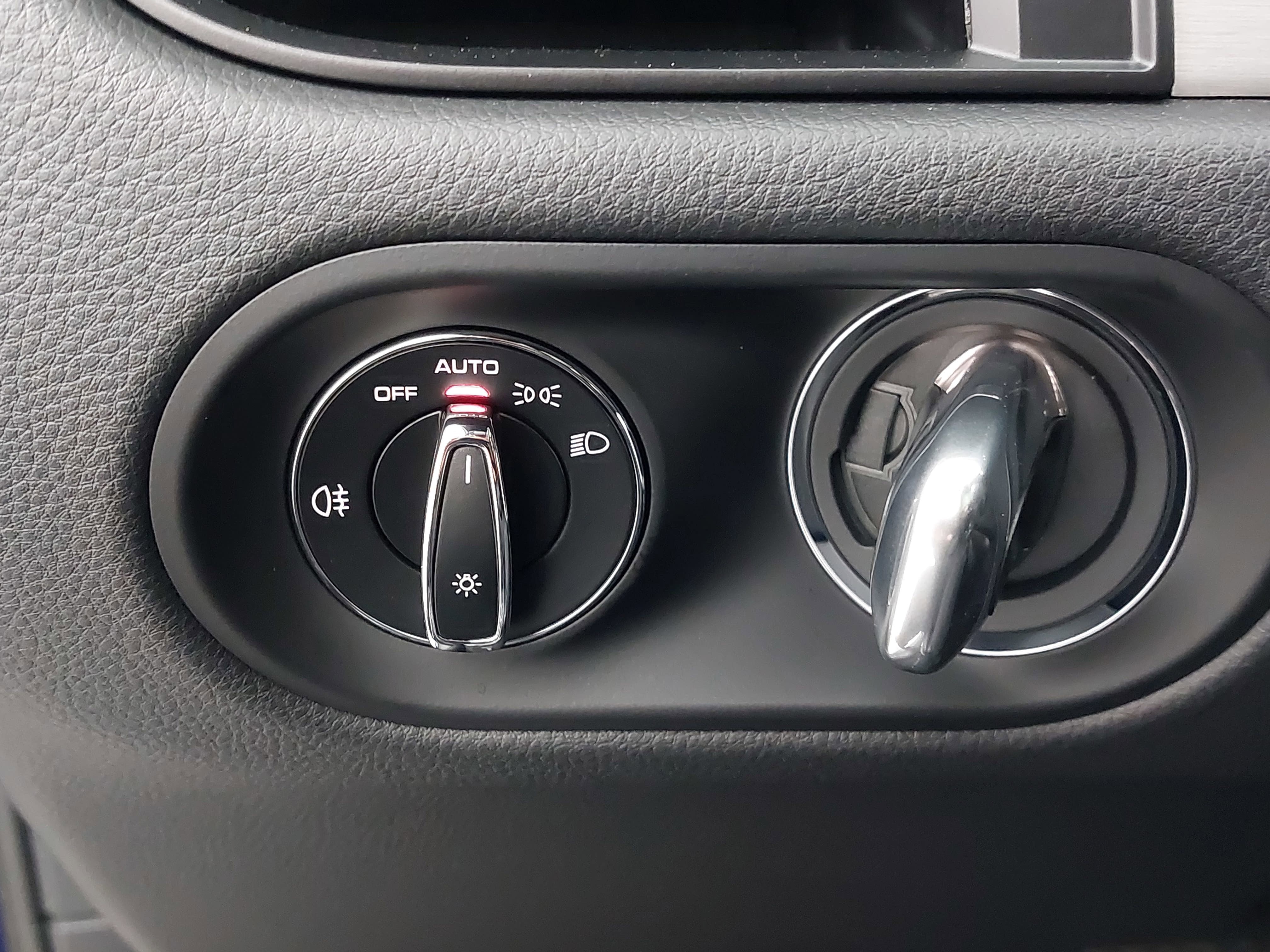 2025 Porsche Macan T