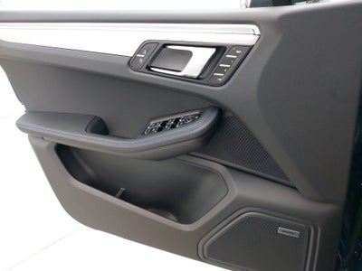 2025 Porsche Macan T