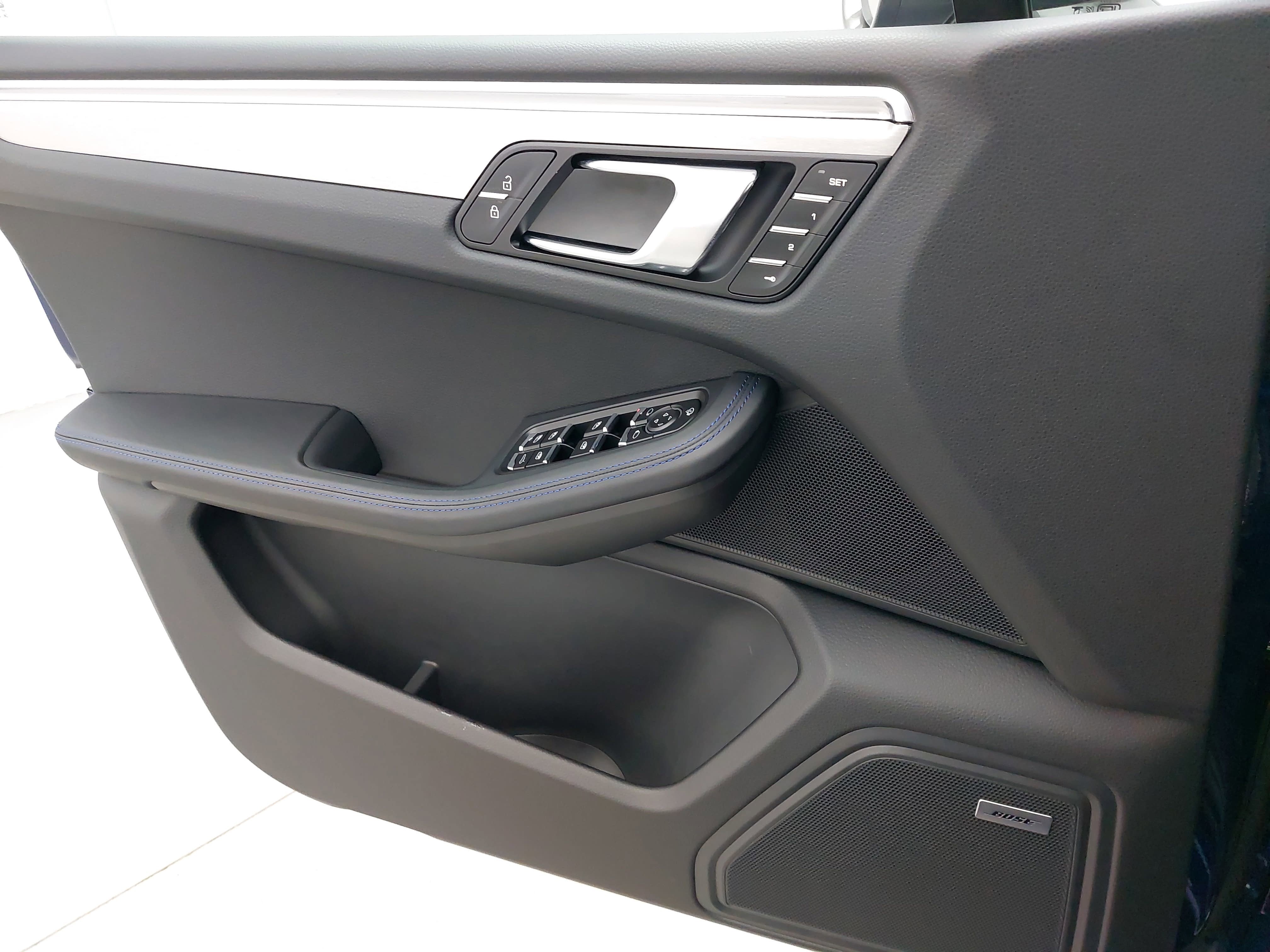 2025 Porsche Macan T