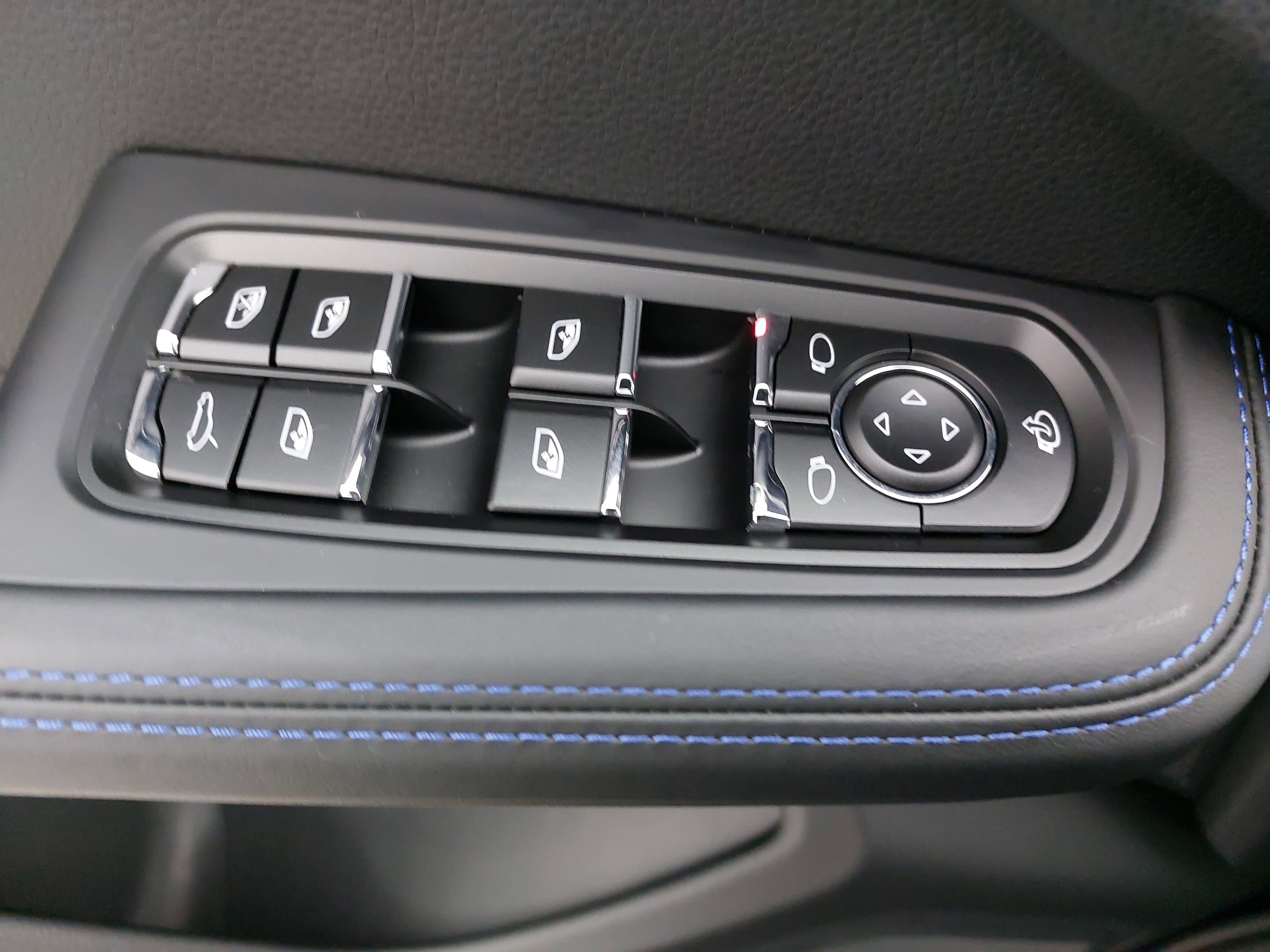 2025 Porsche Macan T