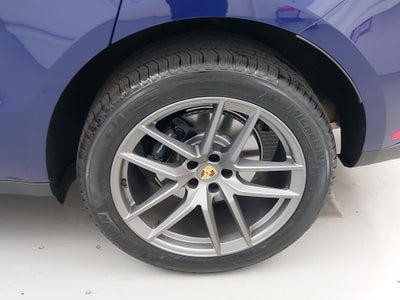 2025 Porsche Macan T