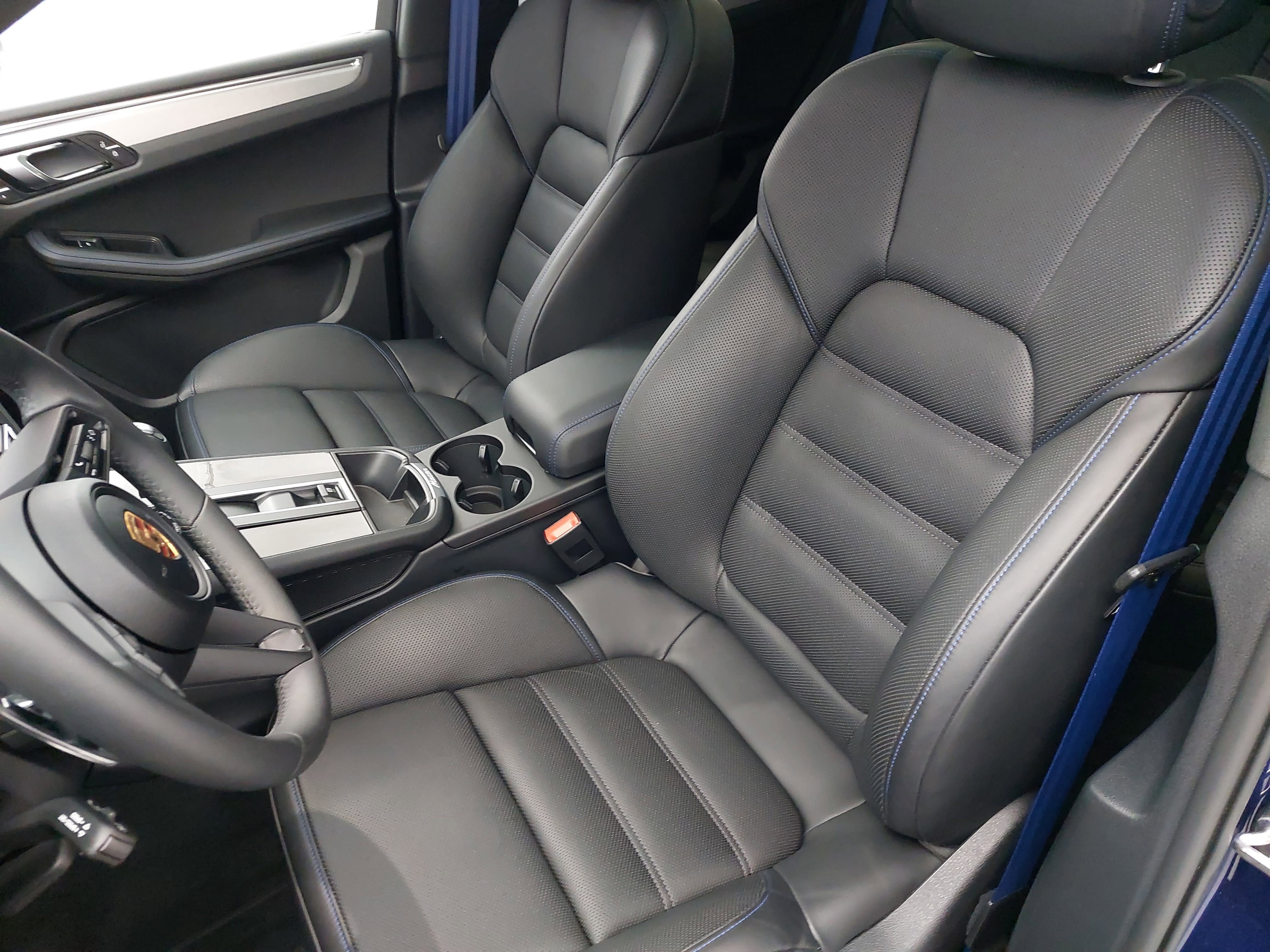 2025 Porsche Macan T