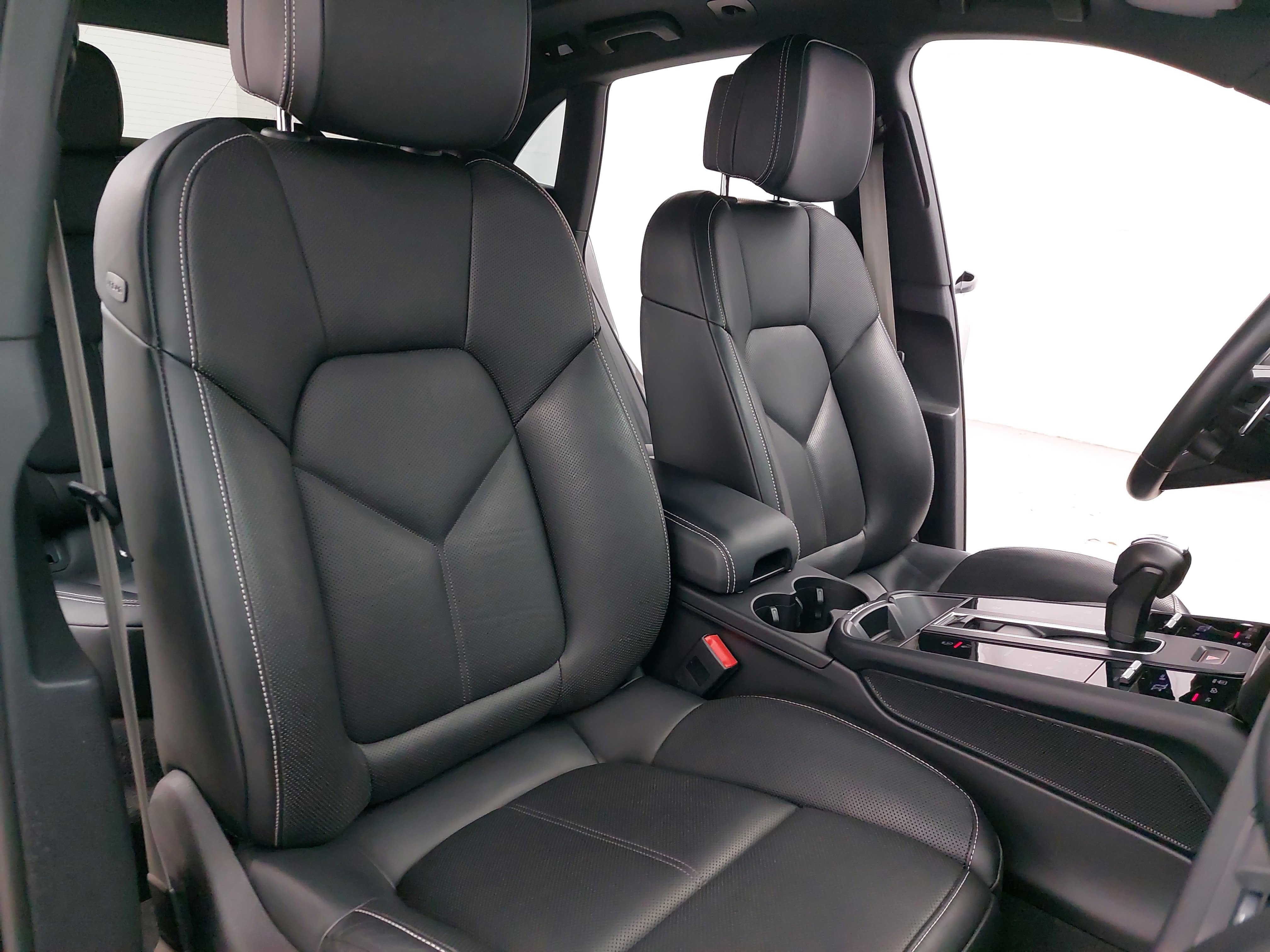 2024 Porsche Macan T