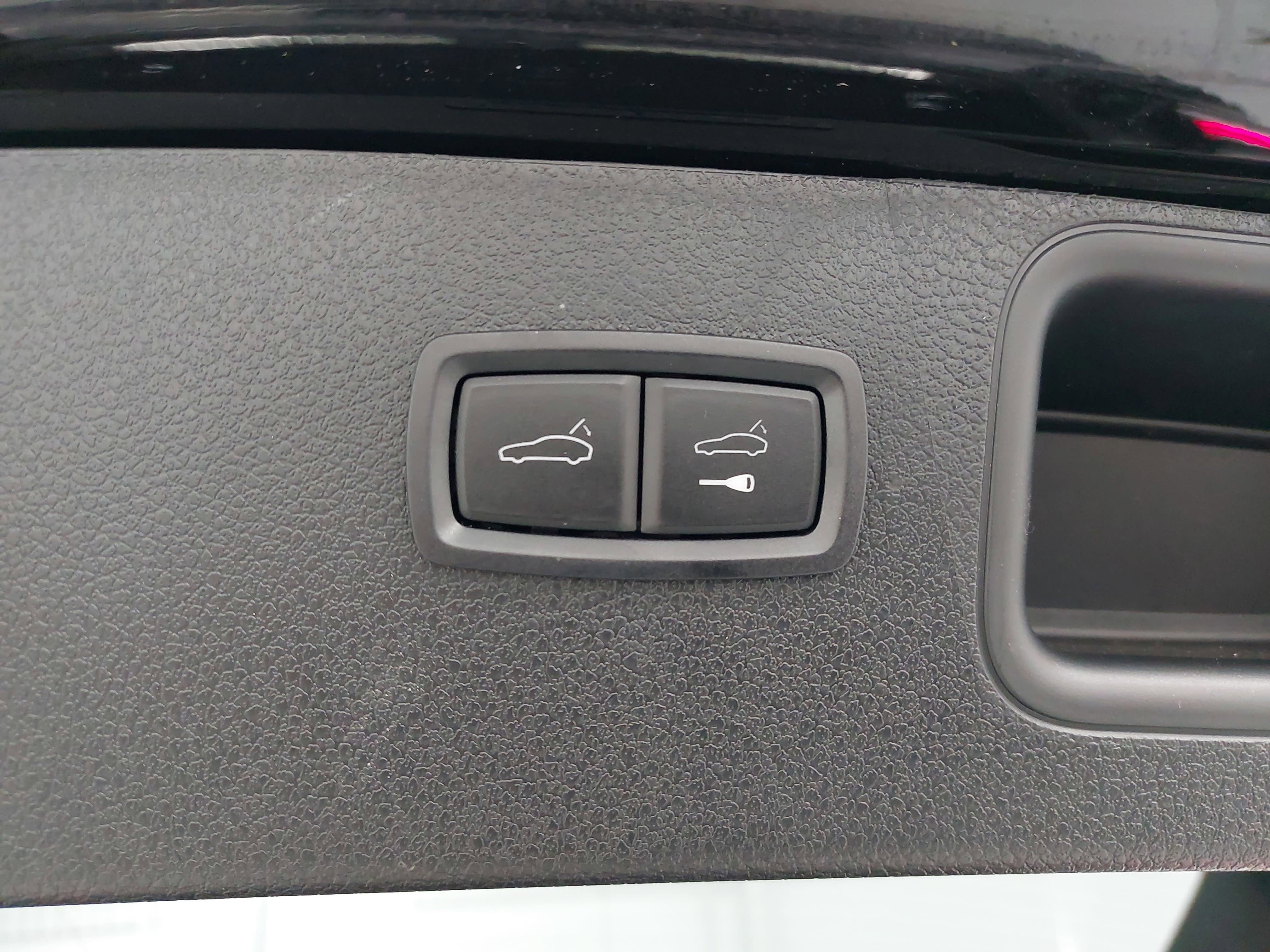 2024 Porsche Macan T