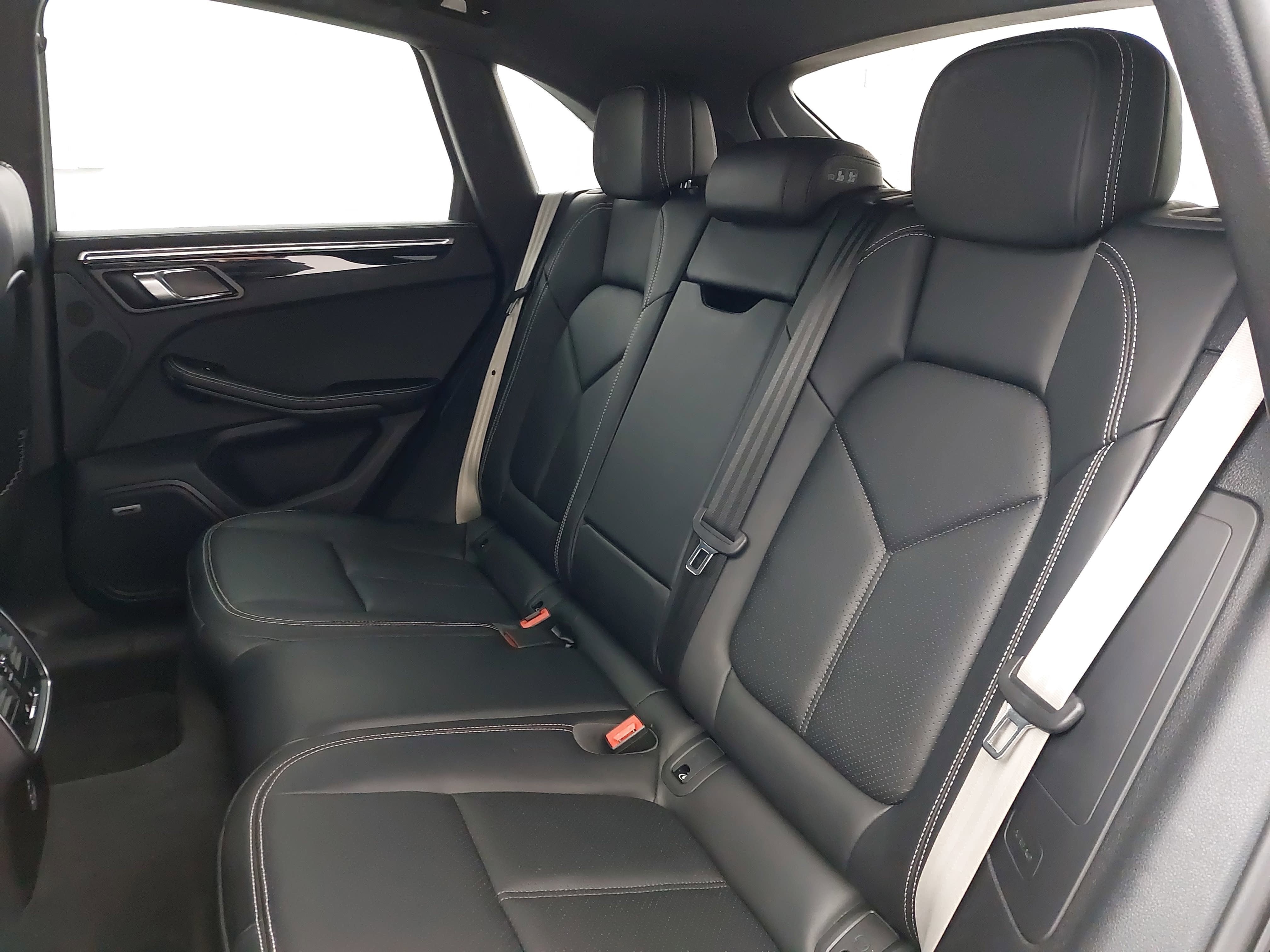 2024 Porsche Macan T