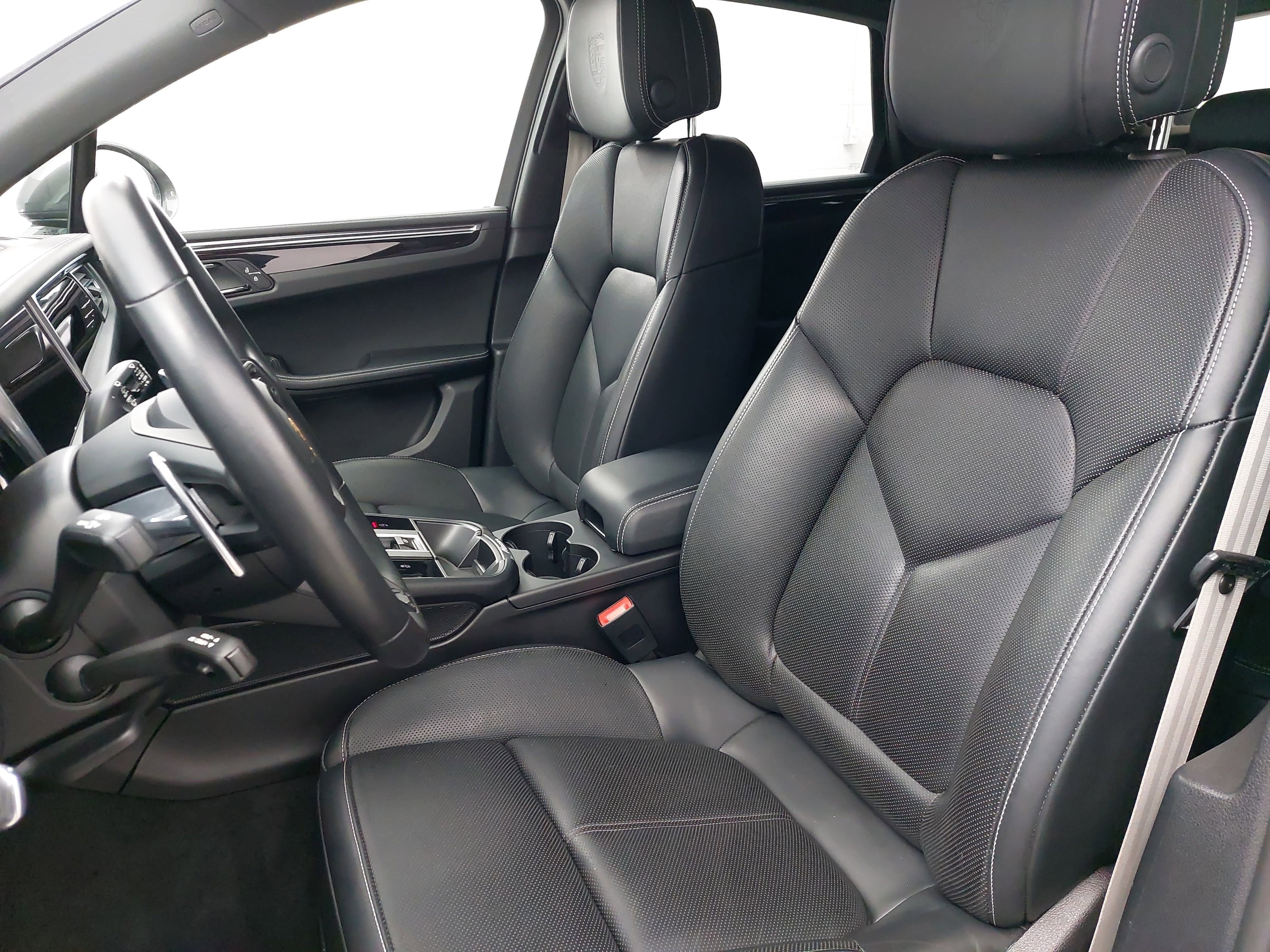 2024 Porsche Macan T