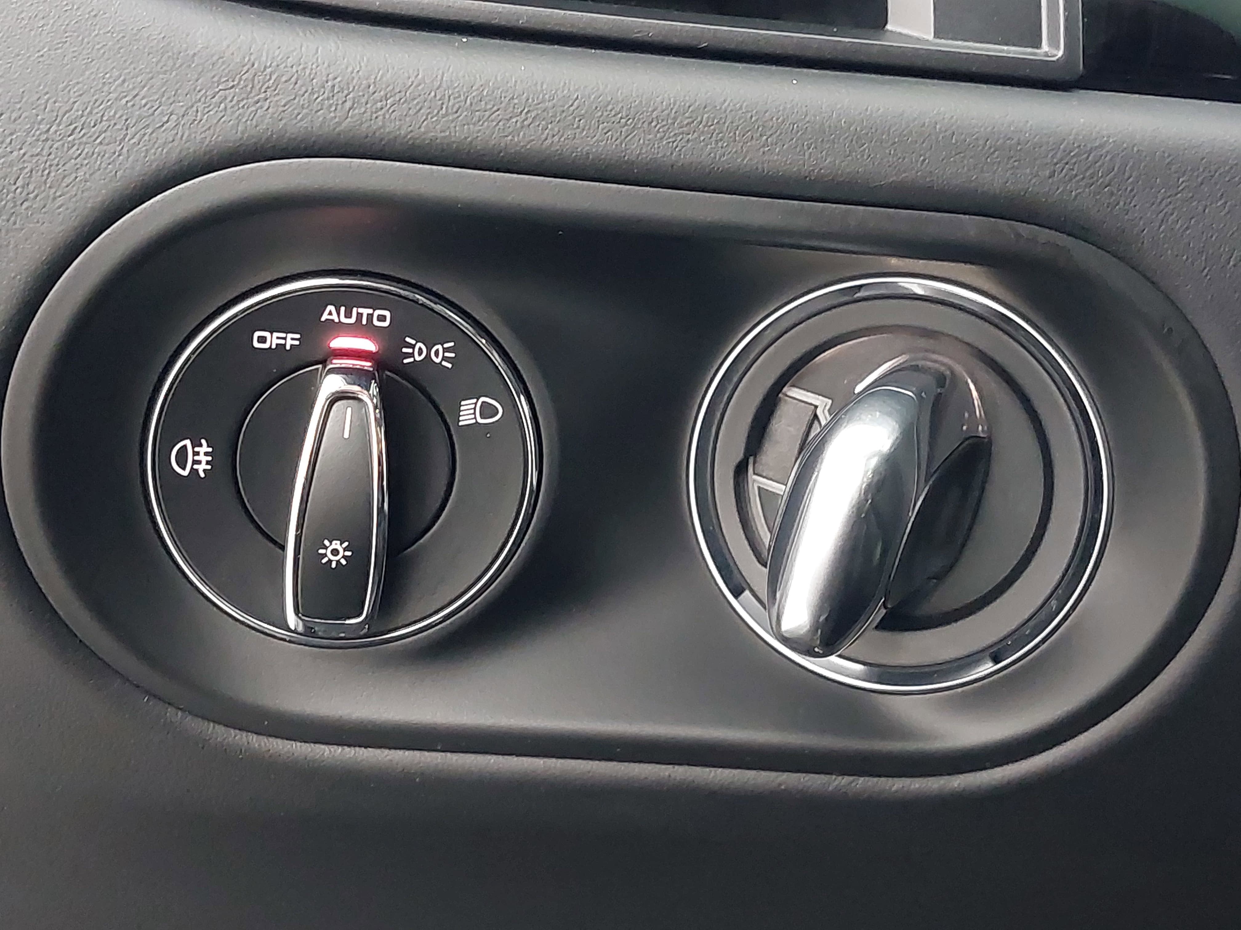 2024 Porsche Macan T