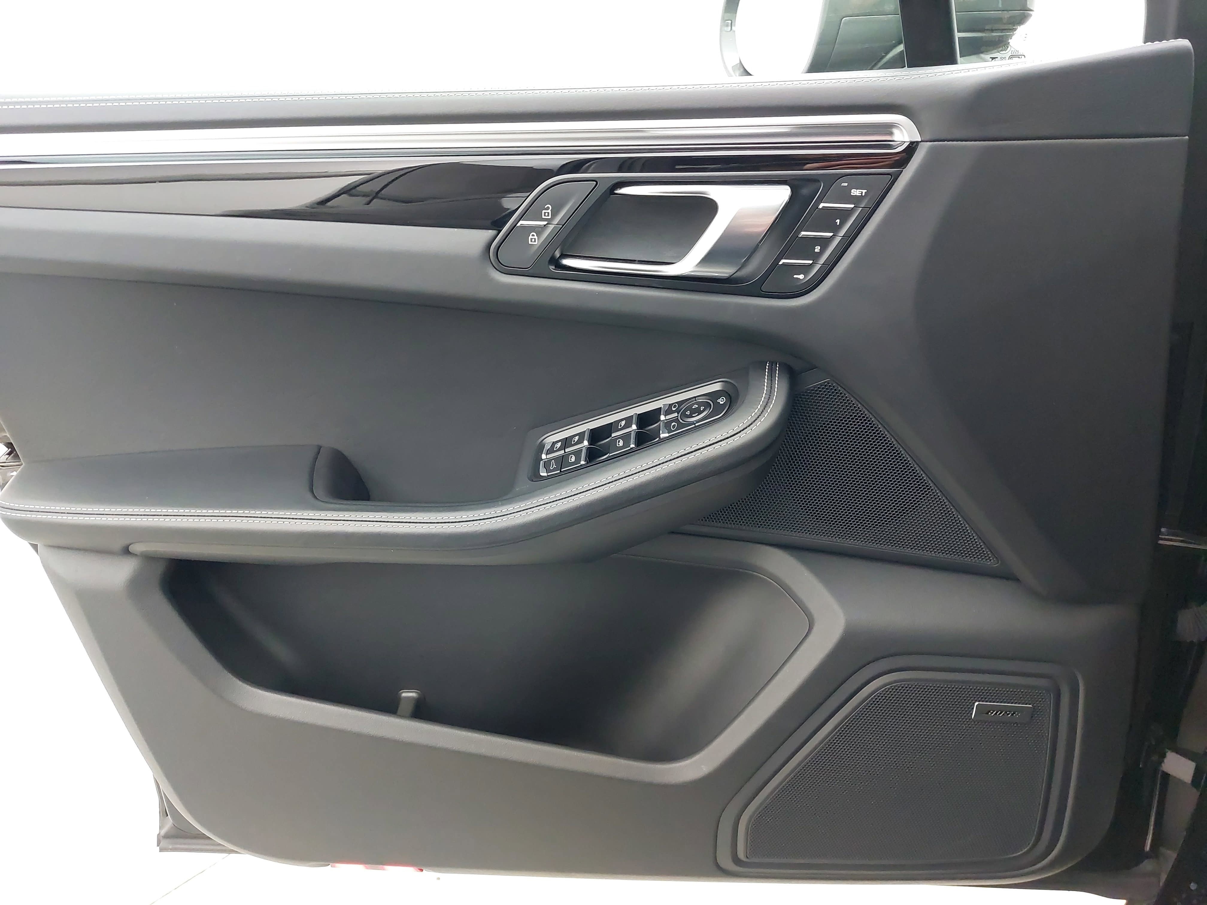 2024 Porsche Macan T