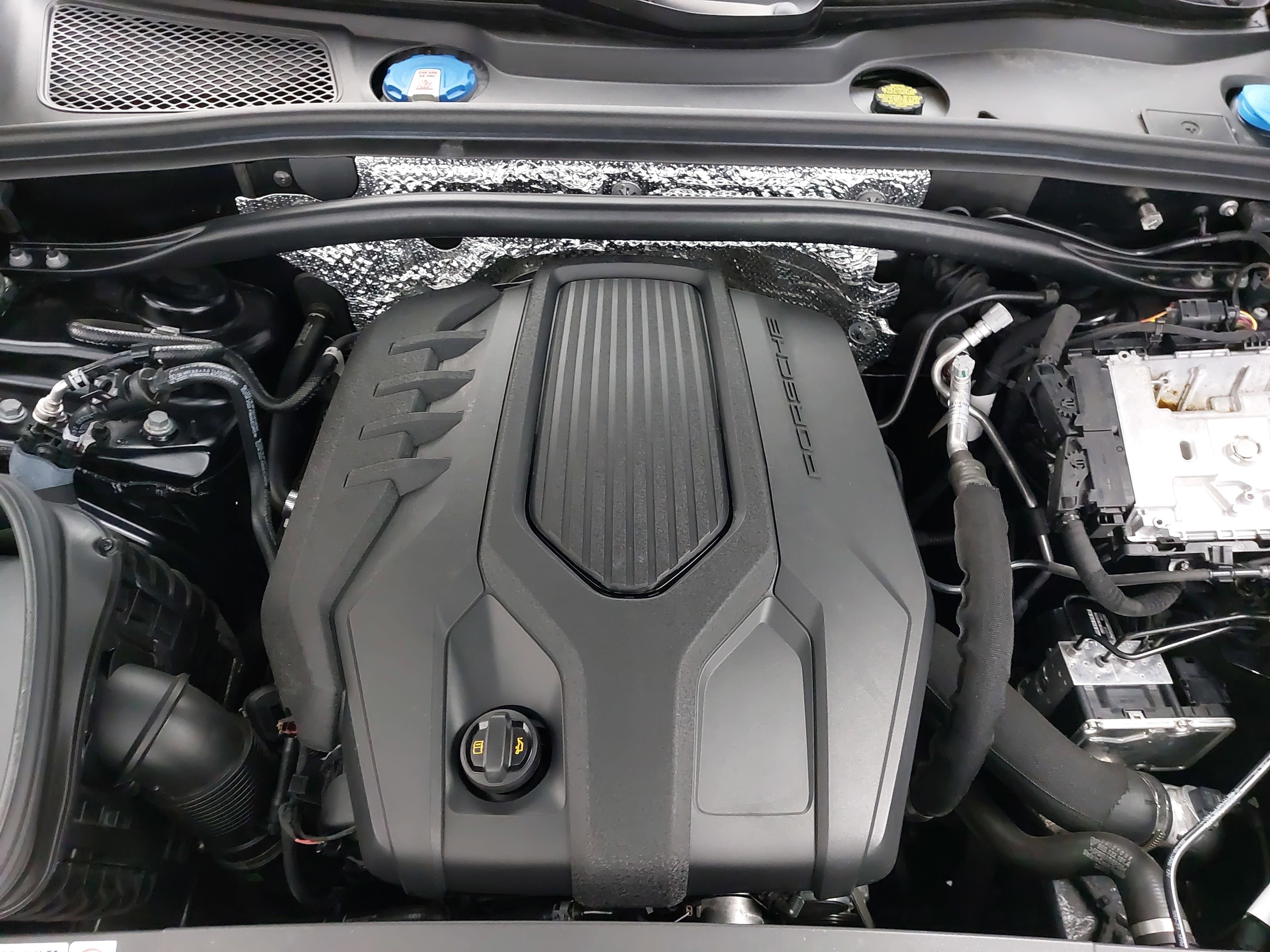 2024 Porsche Macan T