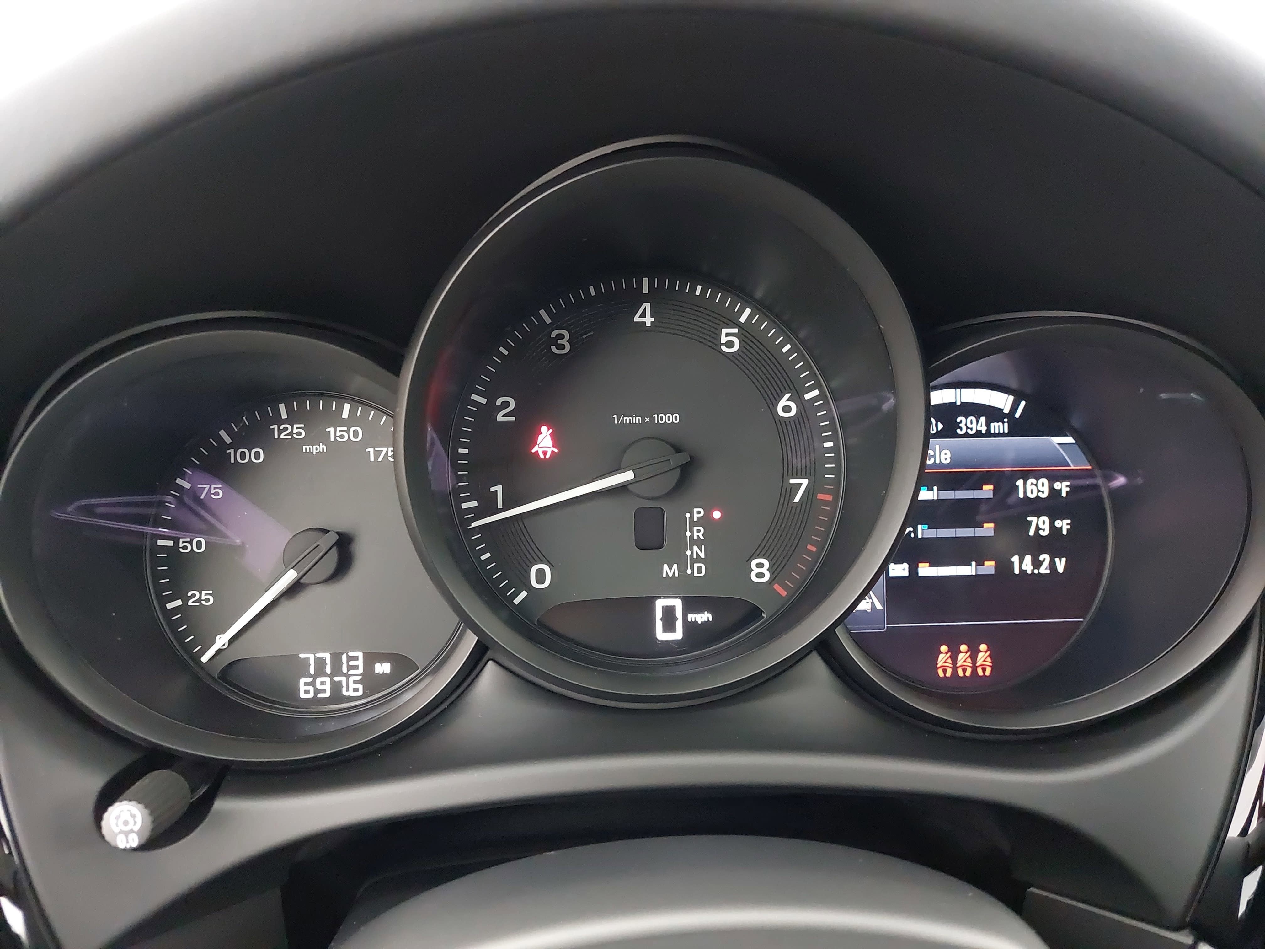 2025 Porsche Macan Base