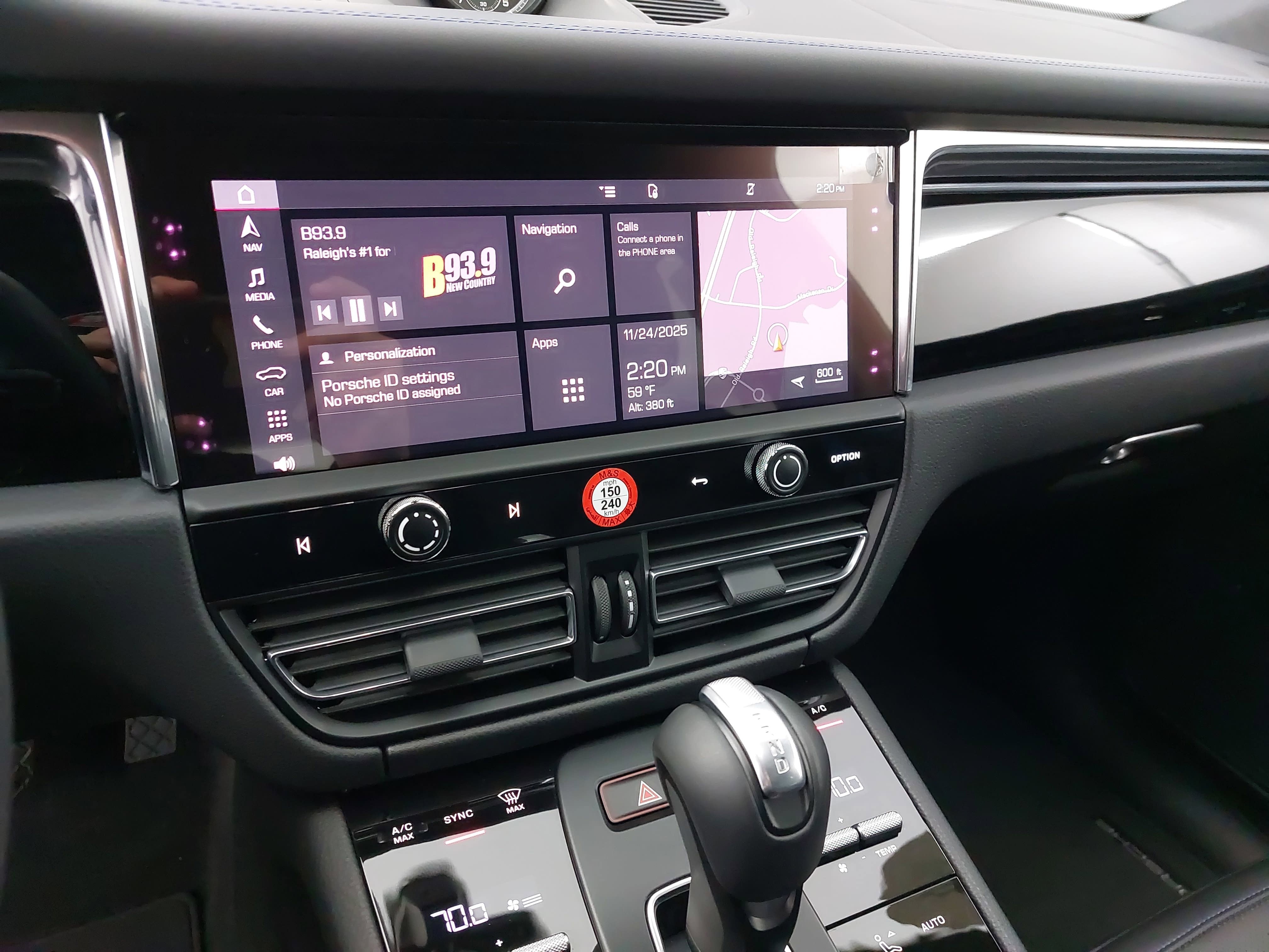 2025 Porsche Macan Base