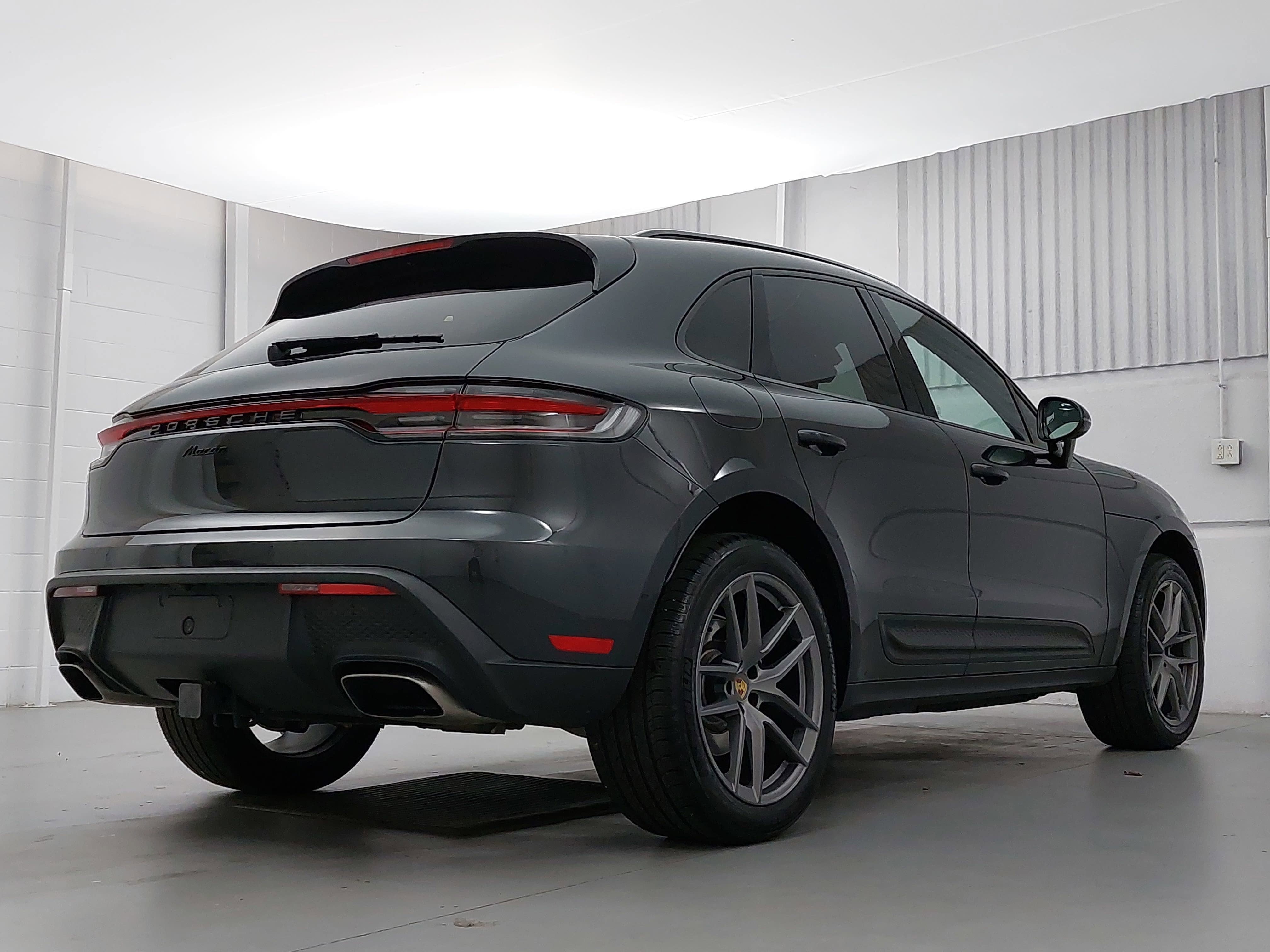 2025 Porsche Macan Base