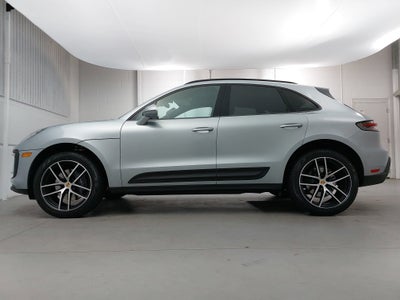 2025 Porsche Macan Base