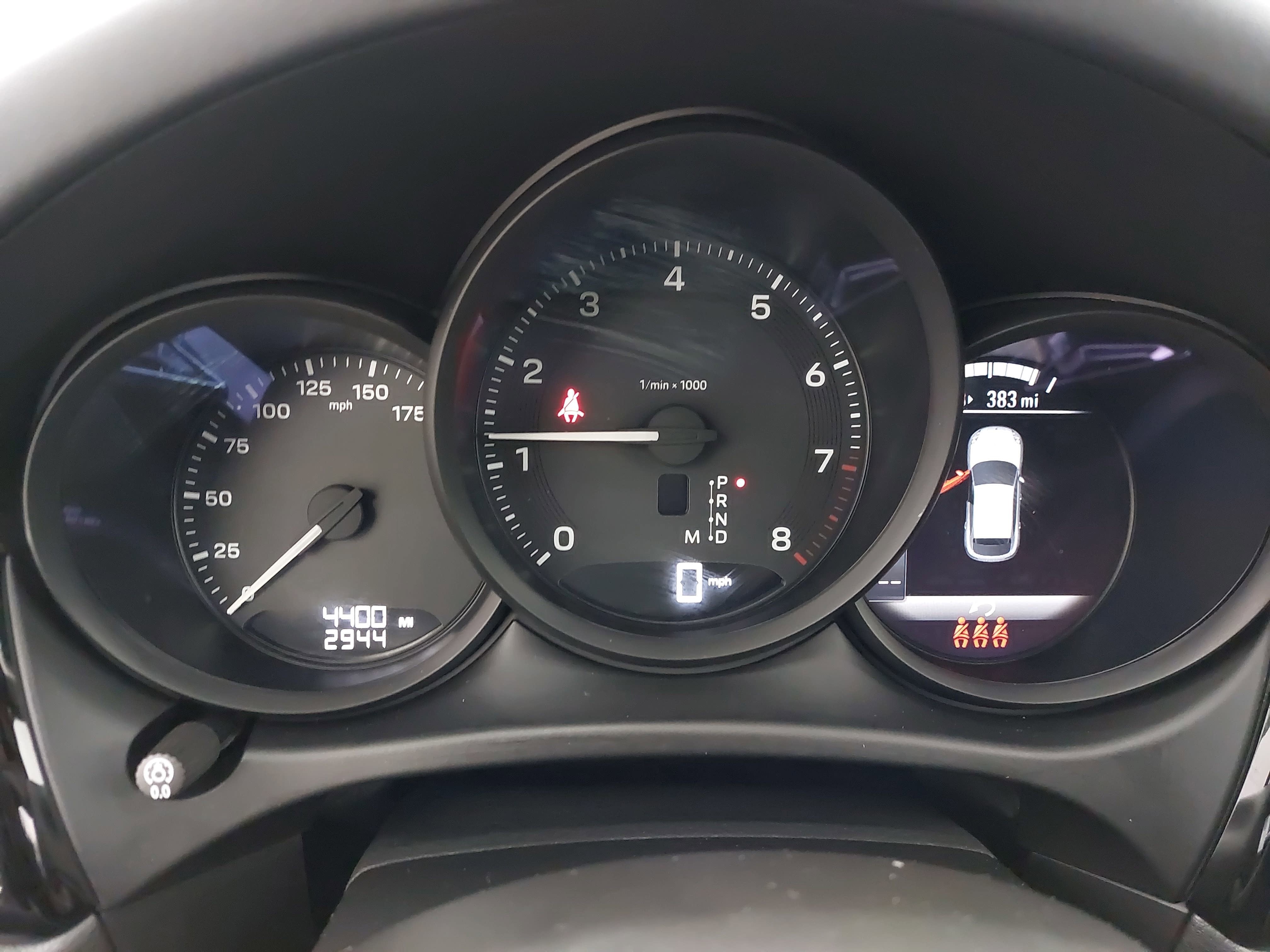 2025 Porsche Macan Base