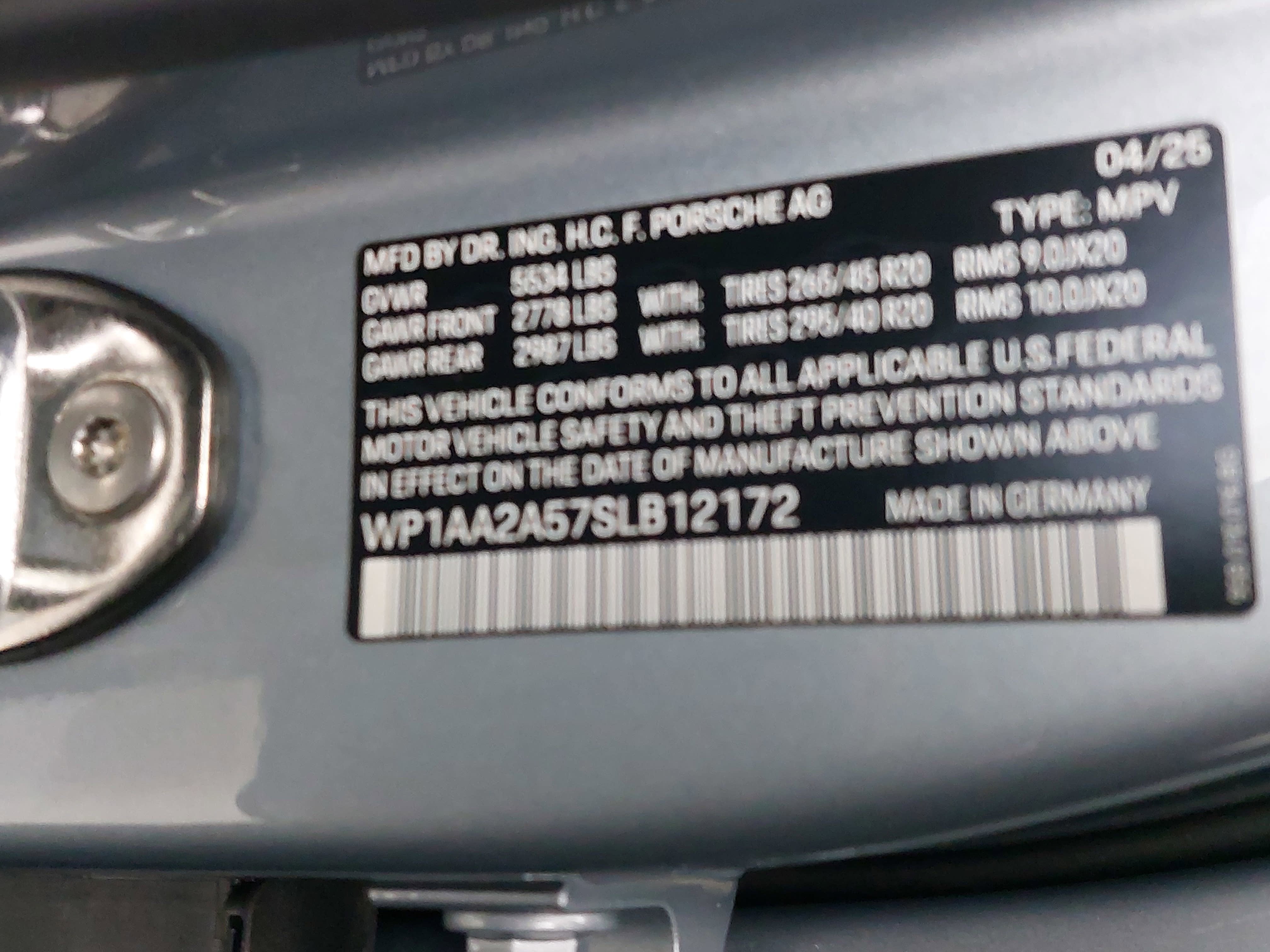 2025 Porsche Macan Base