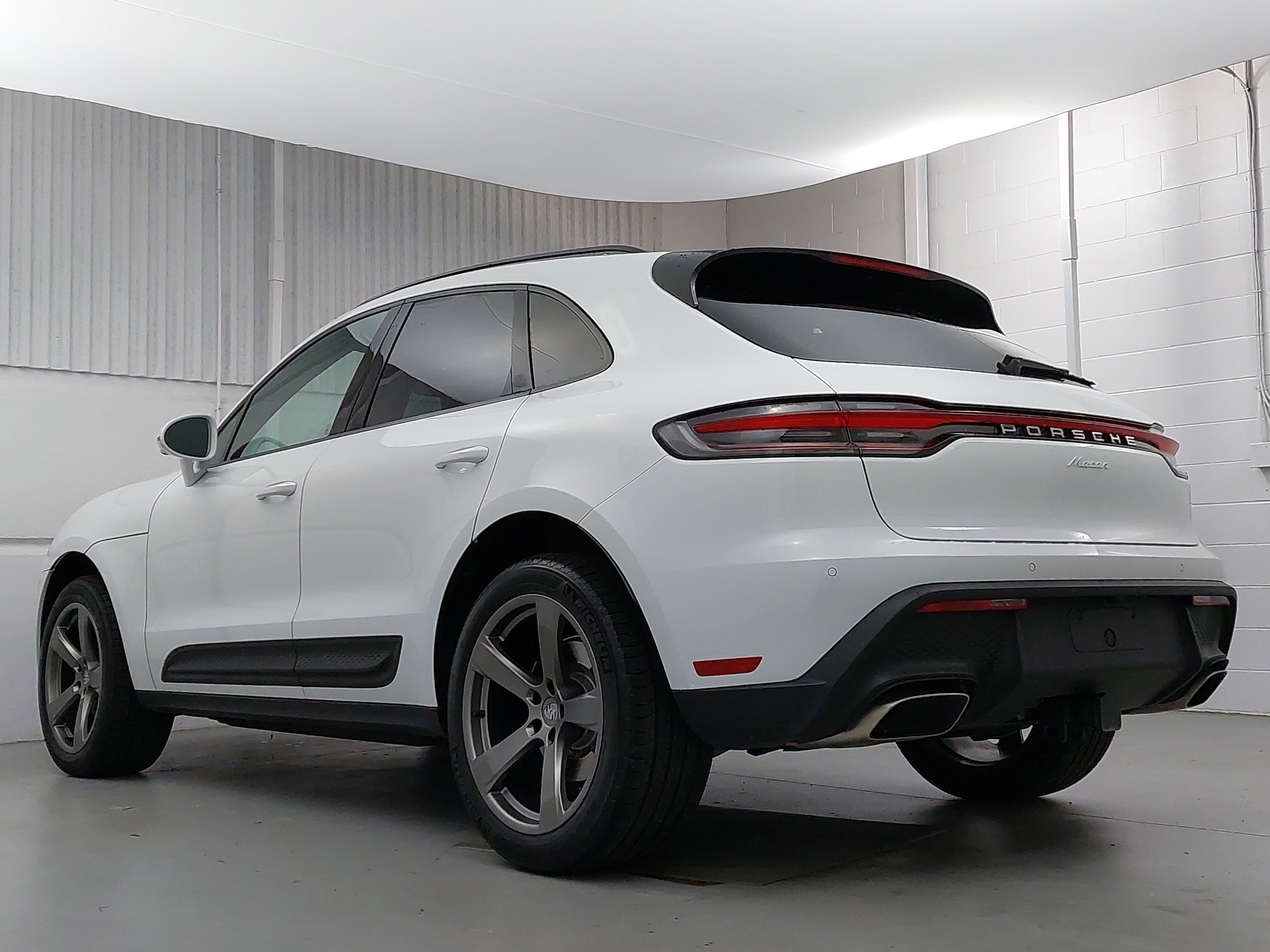 2025 Porsche Macan Base