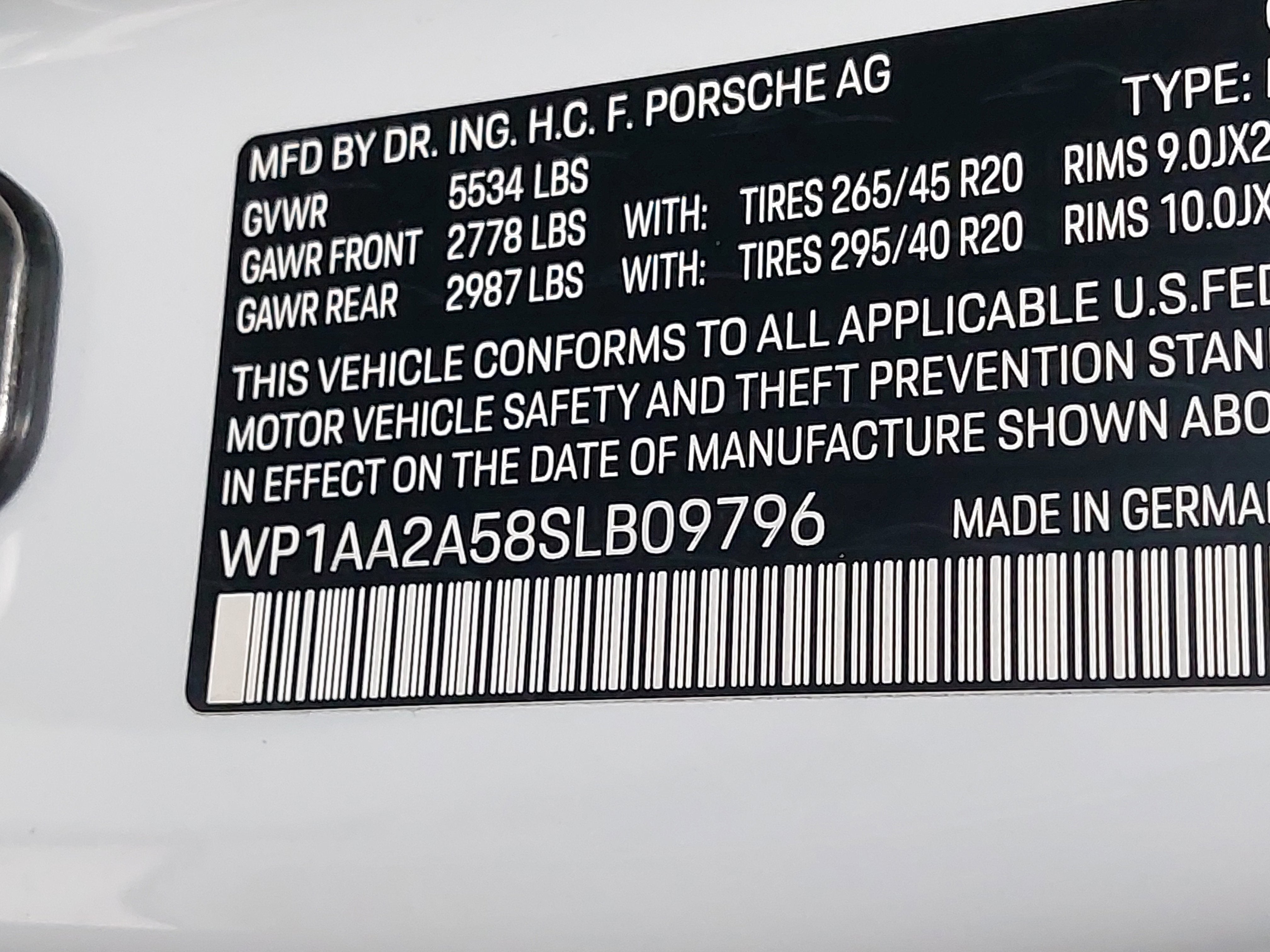 2025 Porsche Macan Base