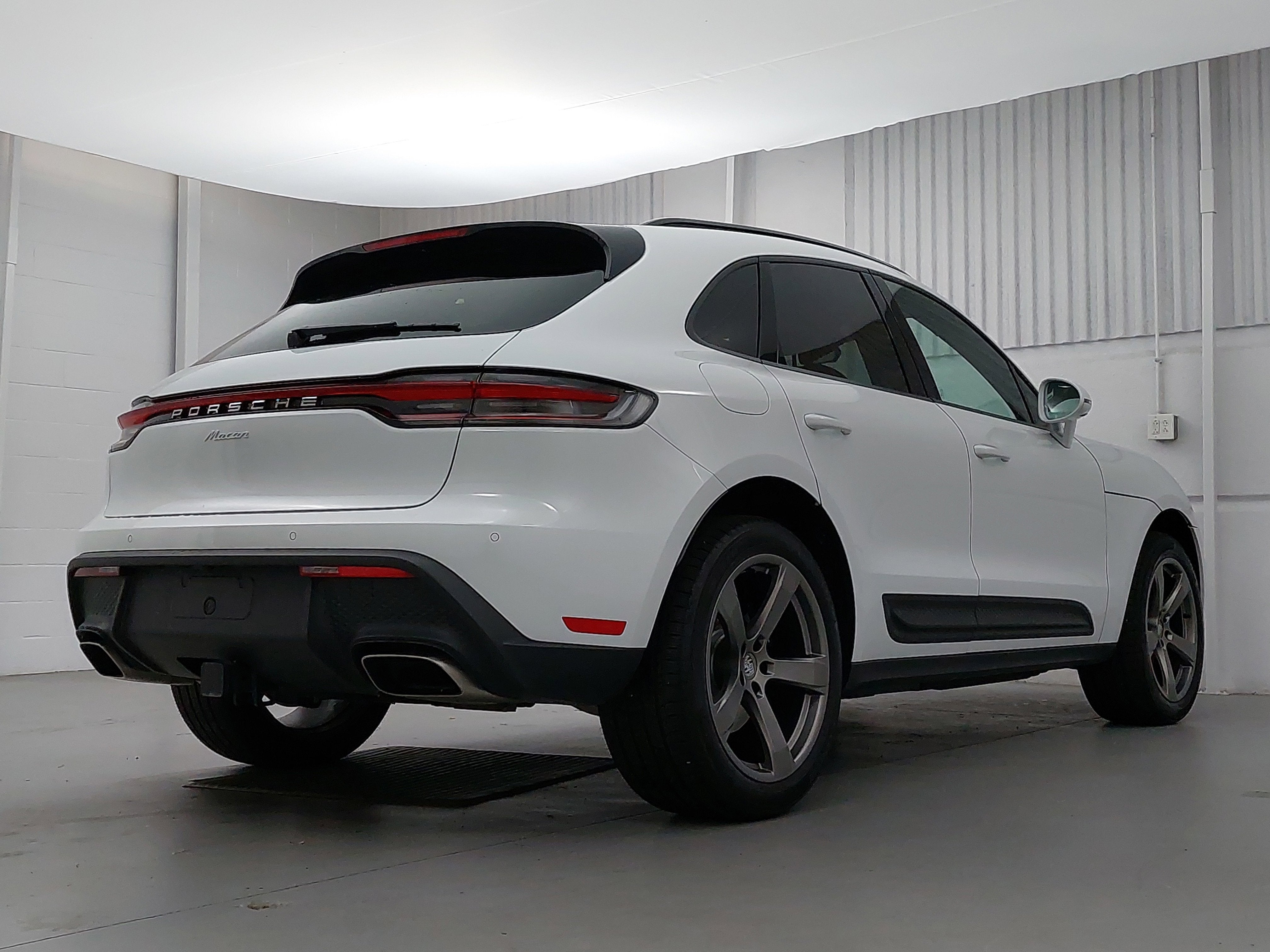 2025 Porsche Macan Base