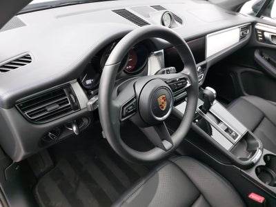 2025 Porsche Macan Base