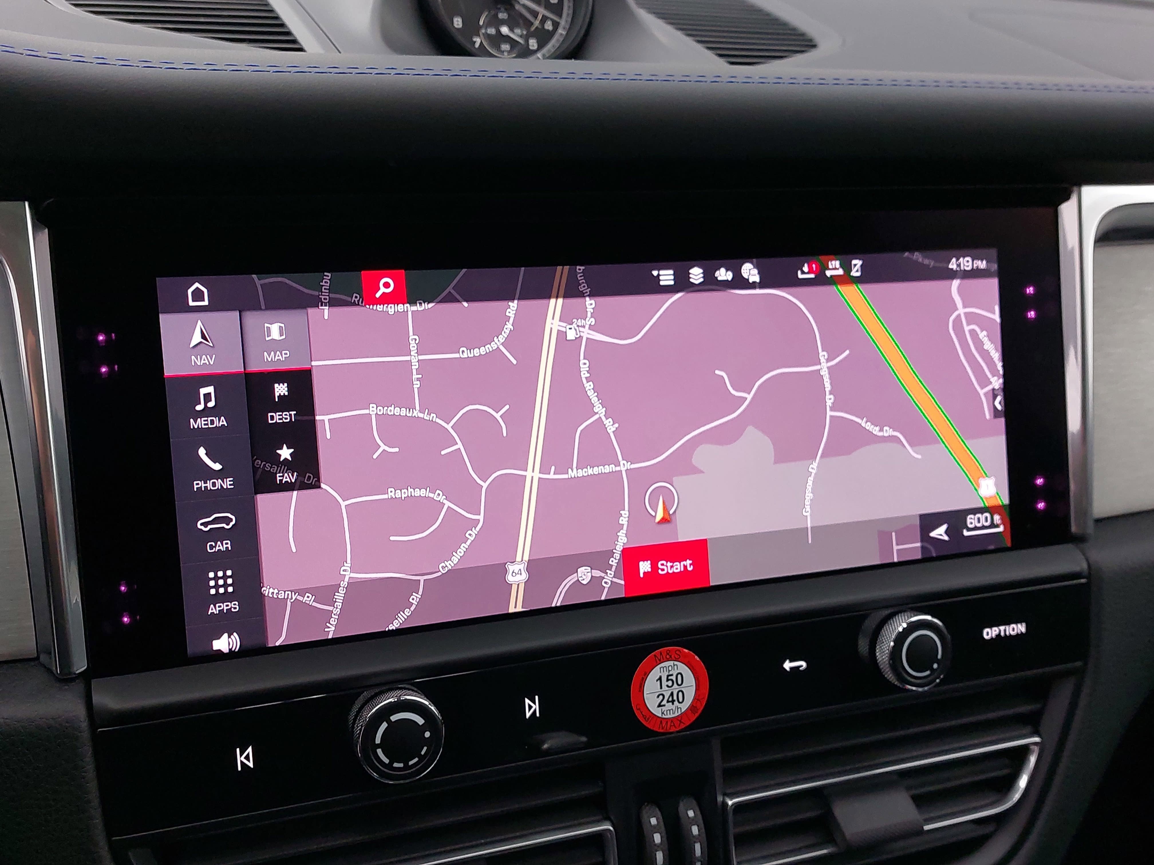 2025 Porsche Macan Base