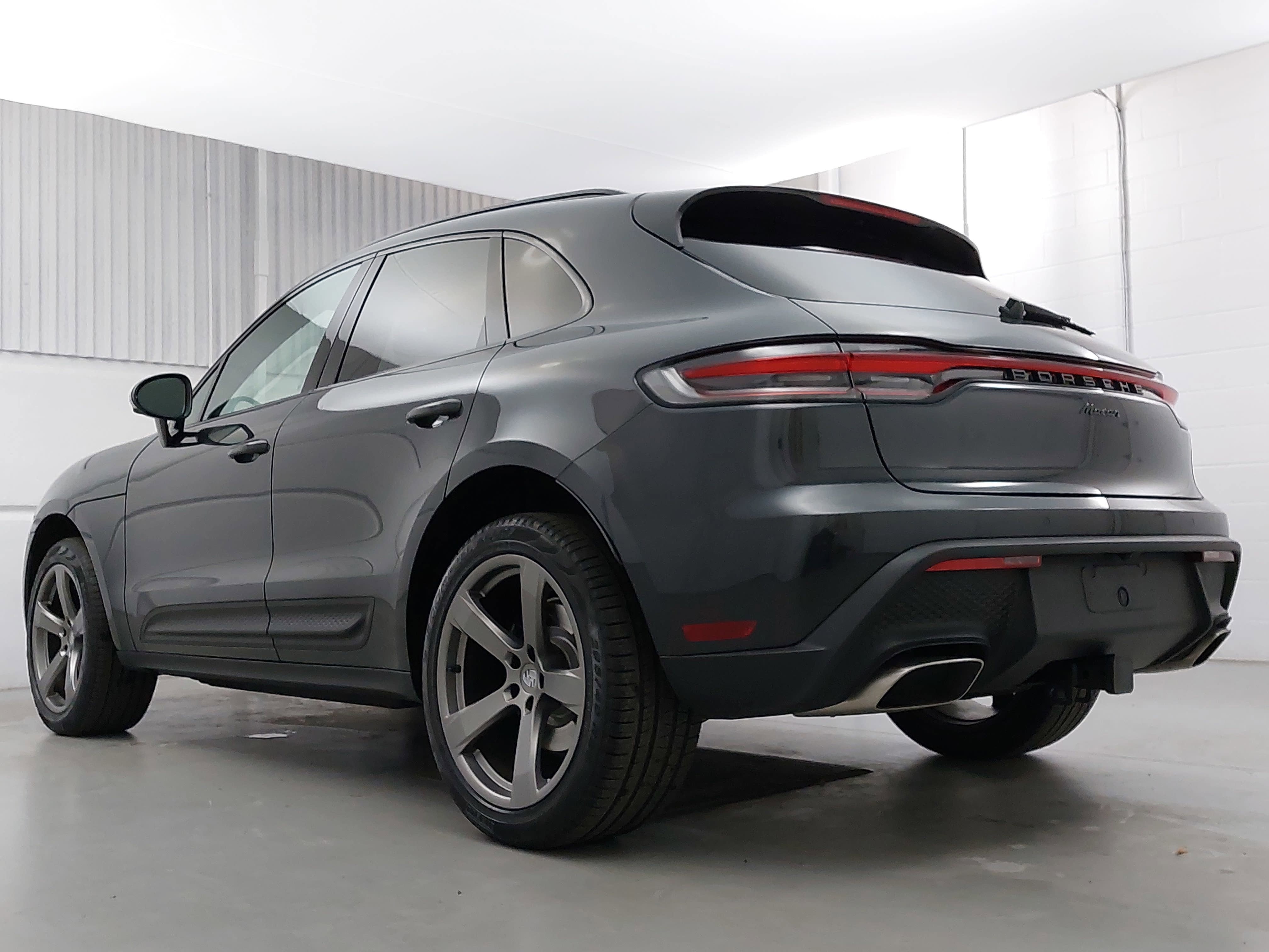 2025 Porsche Macan Base