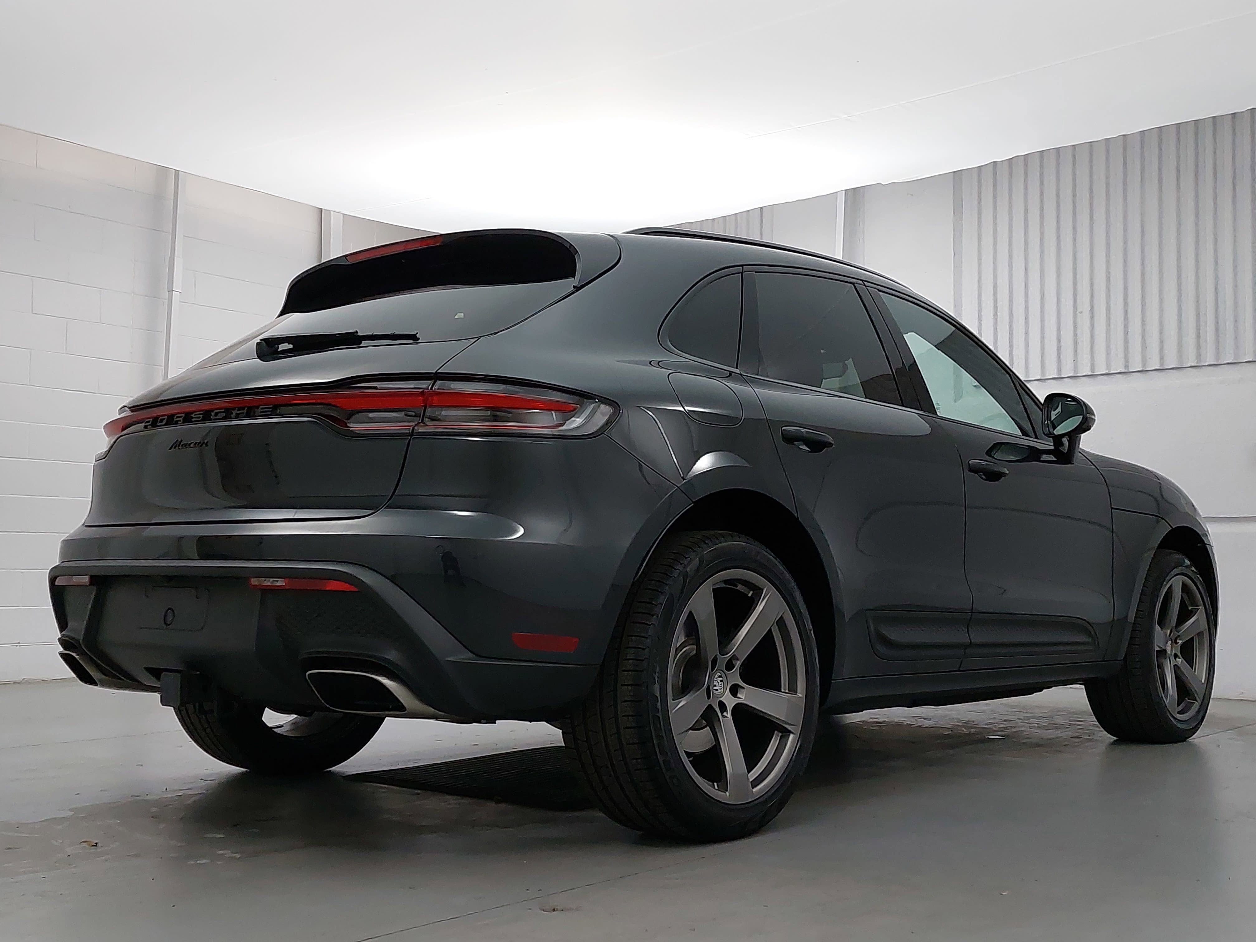 2025 Porsche Macan Base