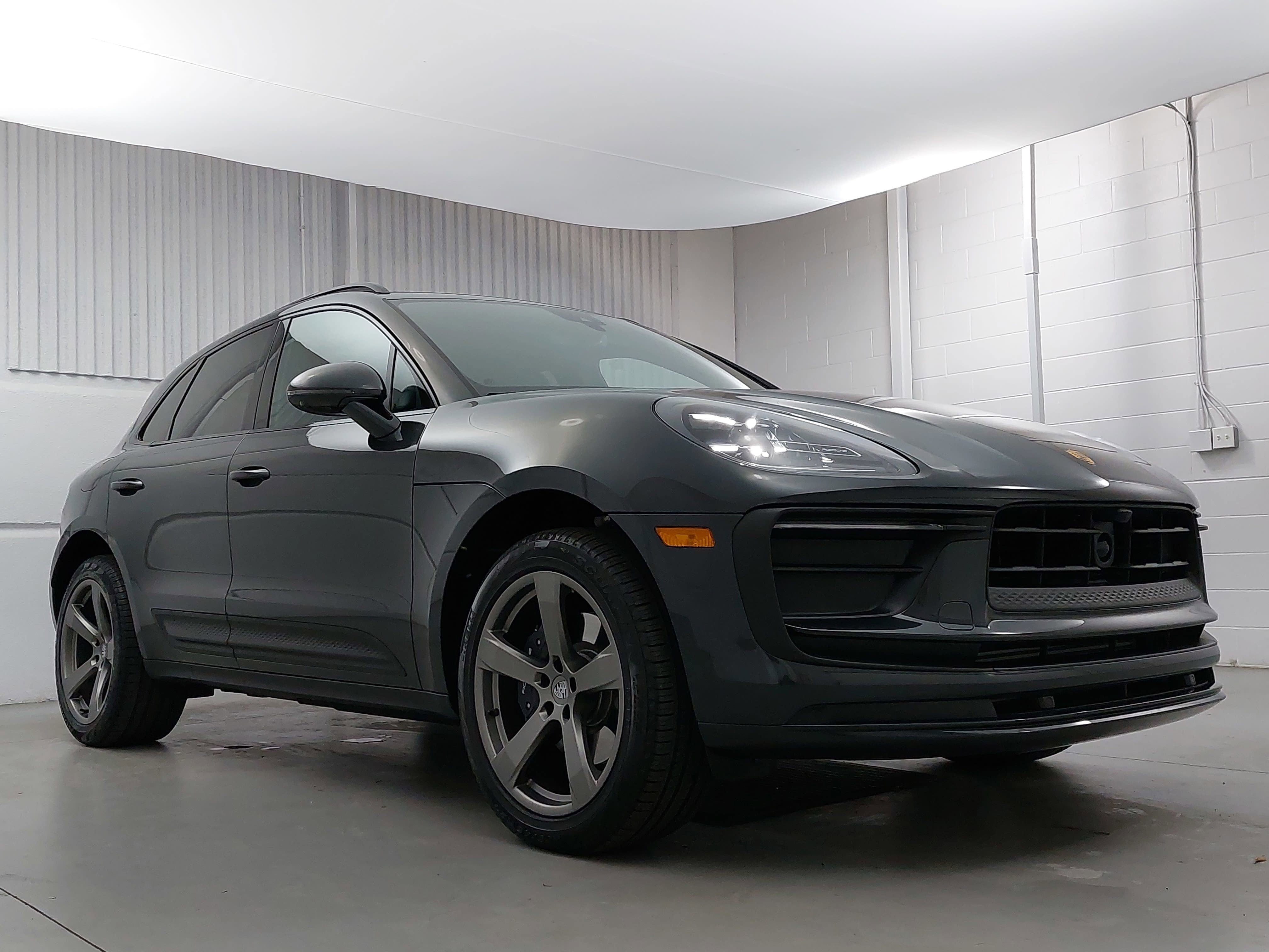 2025 Porsche Macan Base