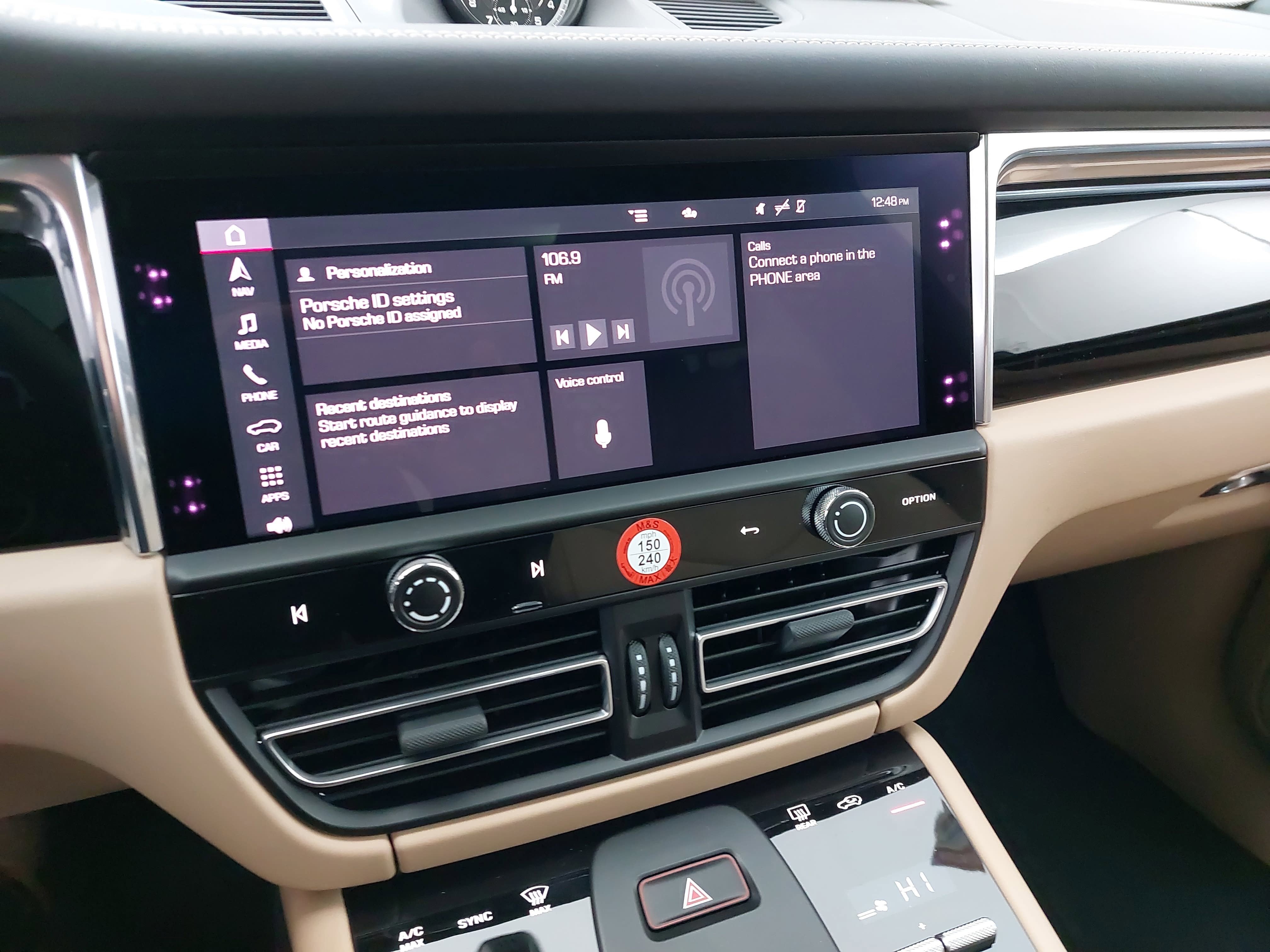 2026 Porsche Macan Base