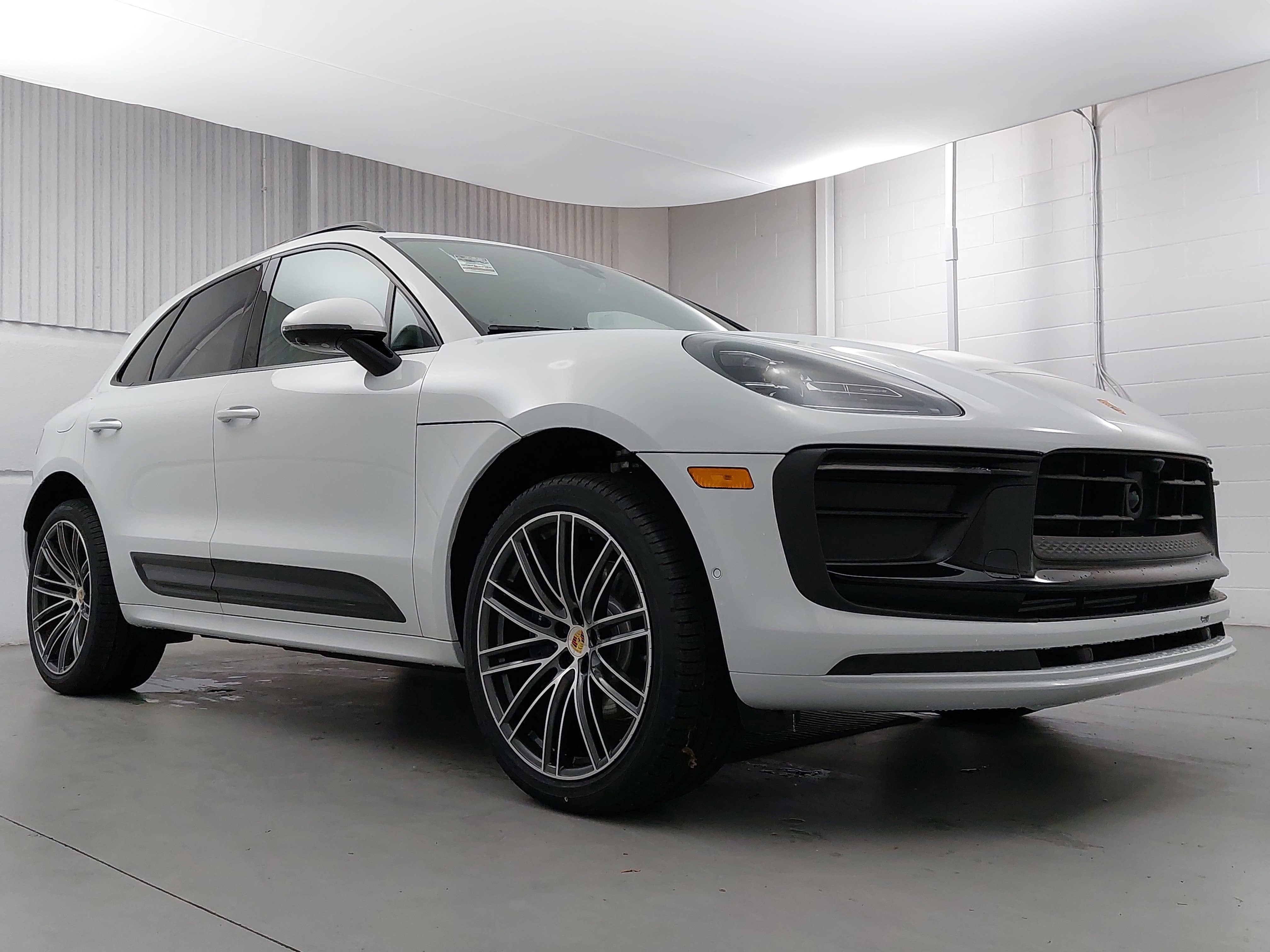 2026 Porsche Macan Base