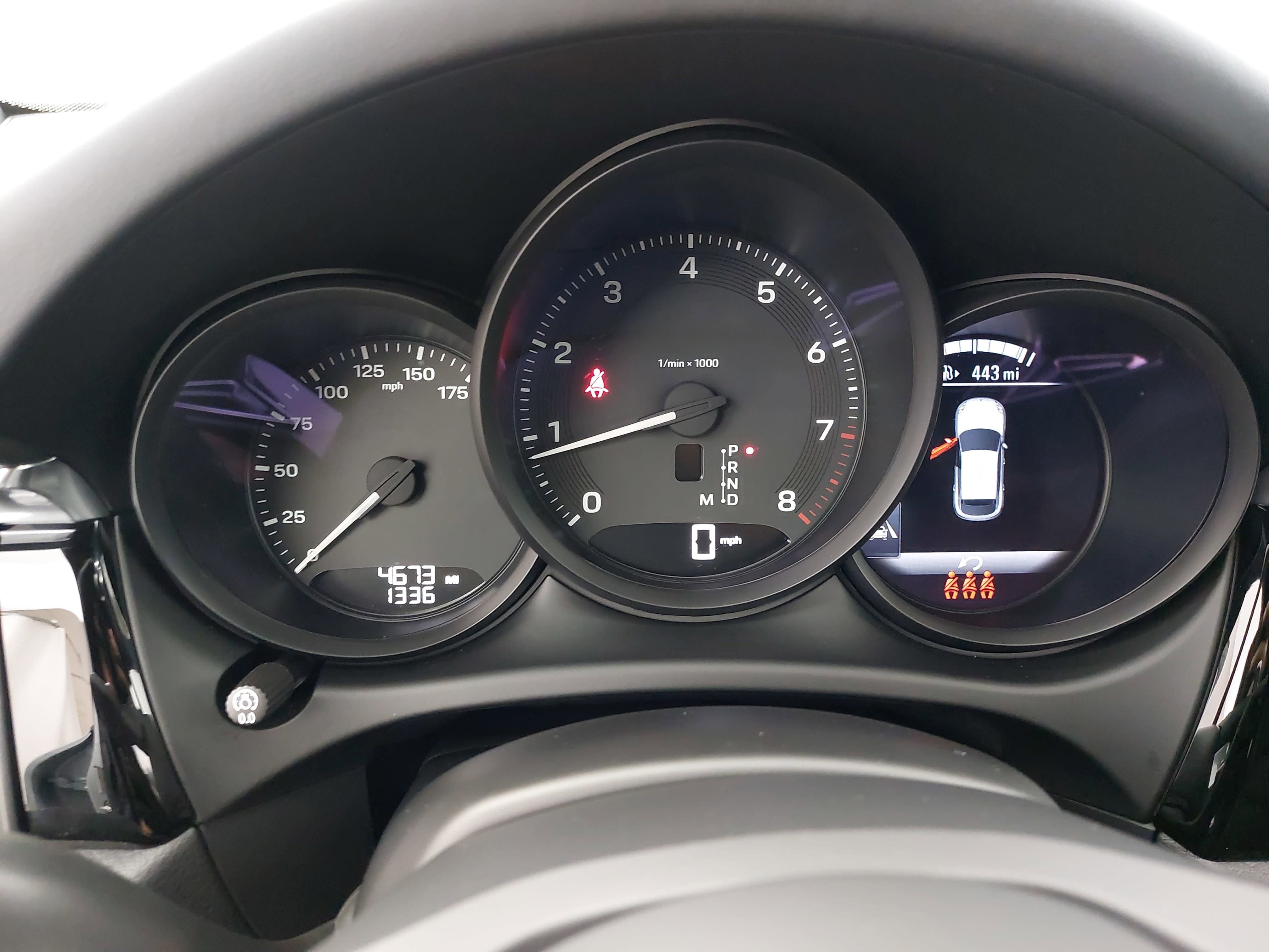 2025 Porsche Macan Base