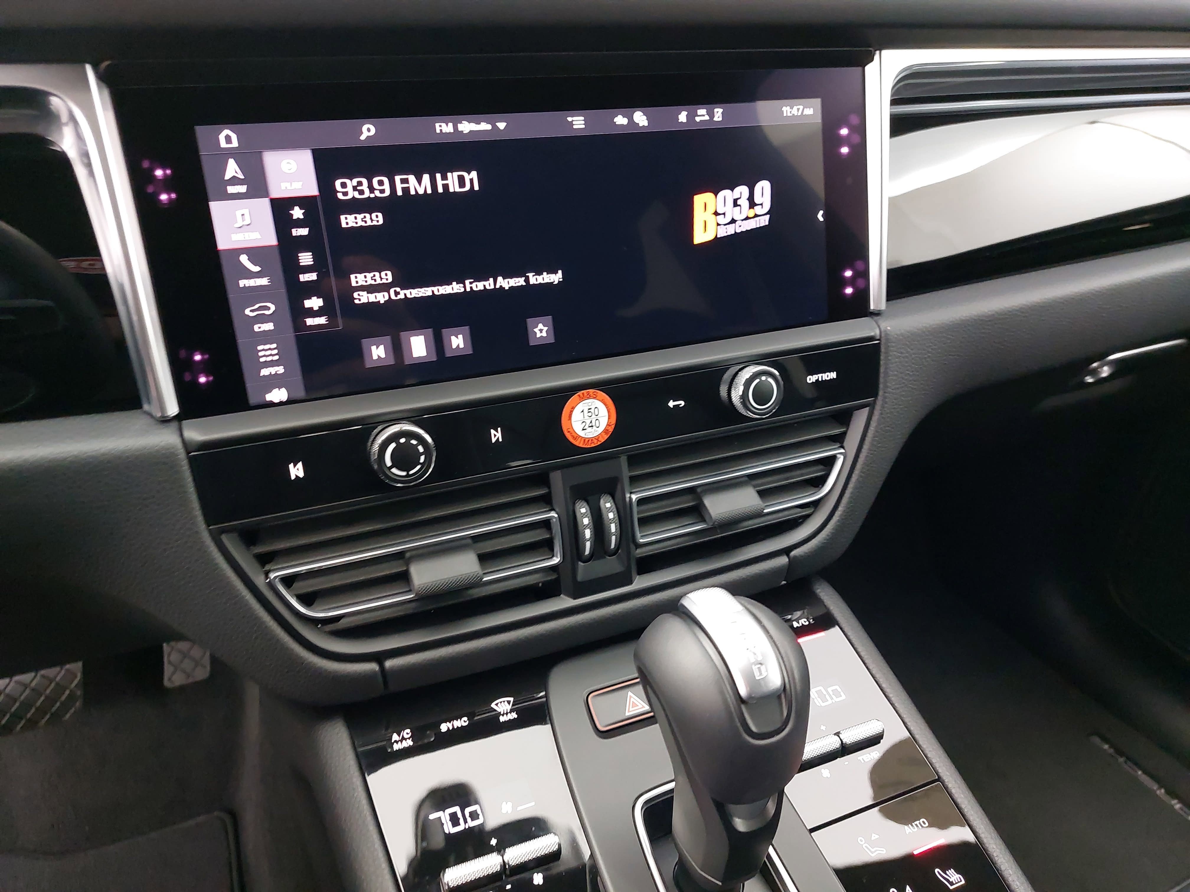 2025 Porsche Macan Base