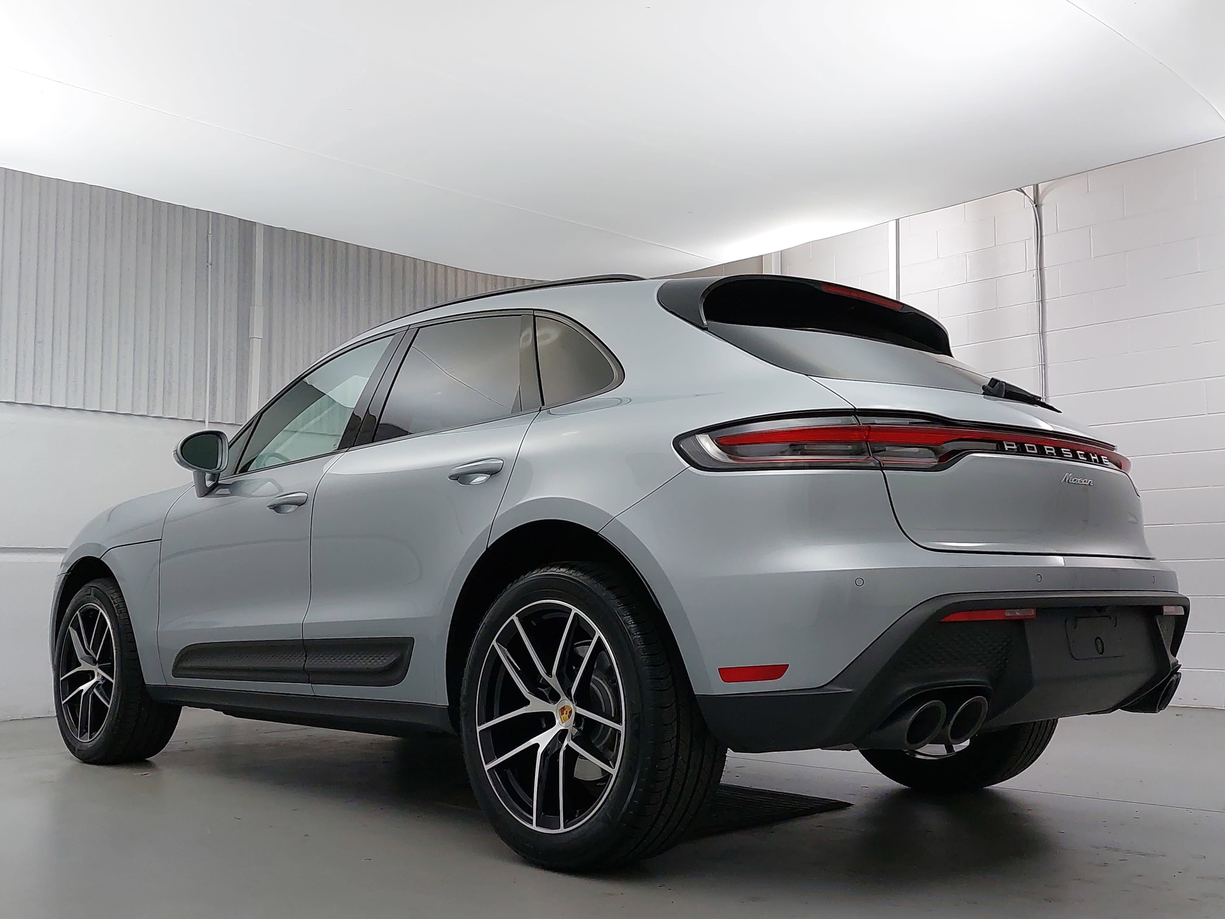 2025 Porsche Macan Base