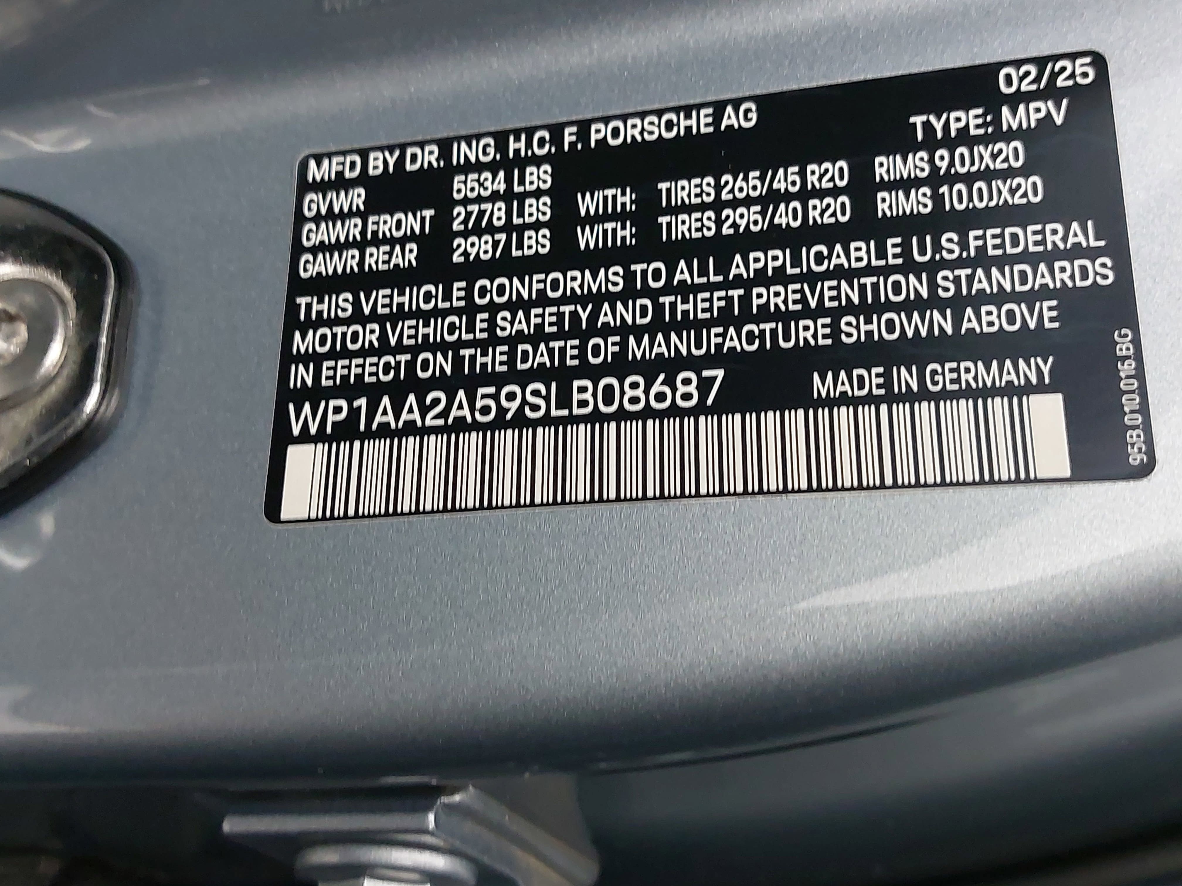 2025 Porsche Macan Base