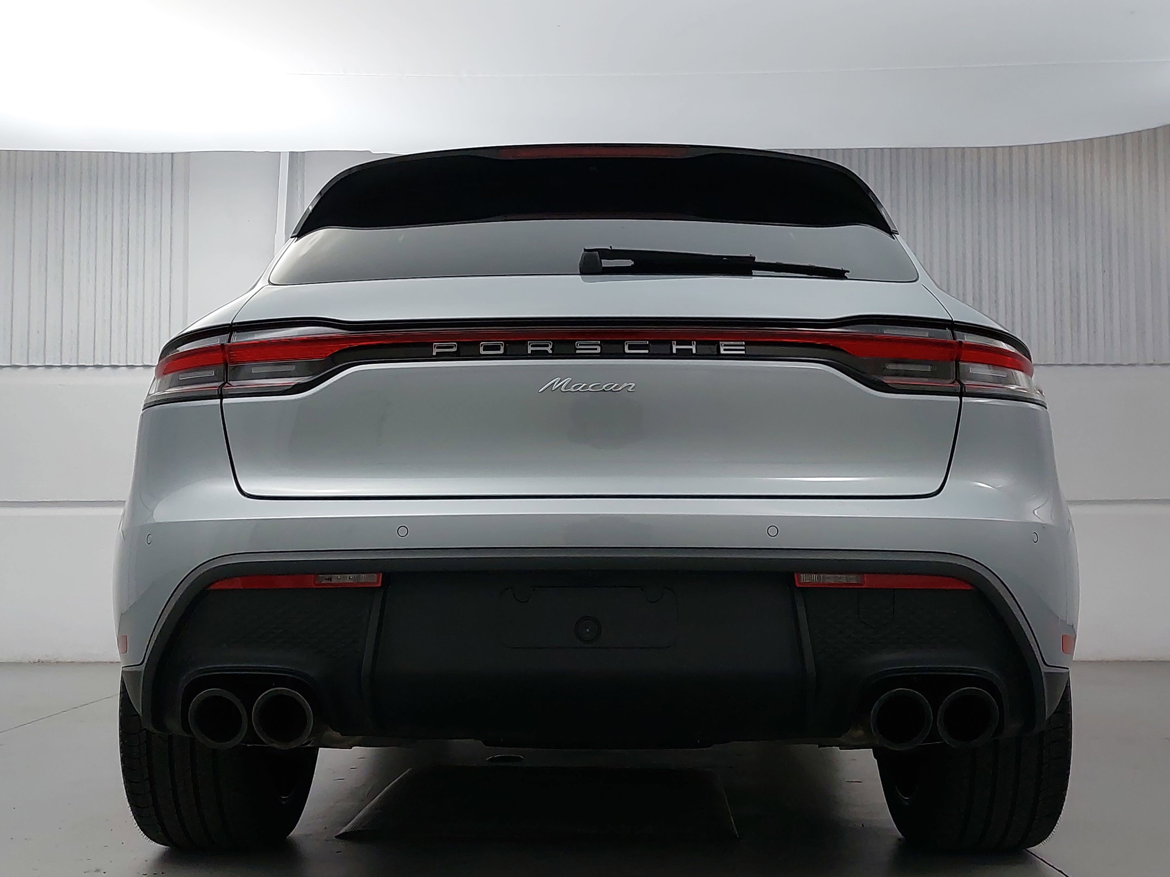 2025 Porsche Macan Base
