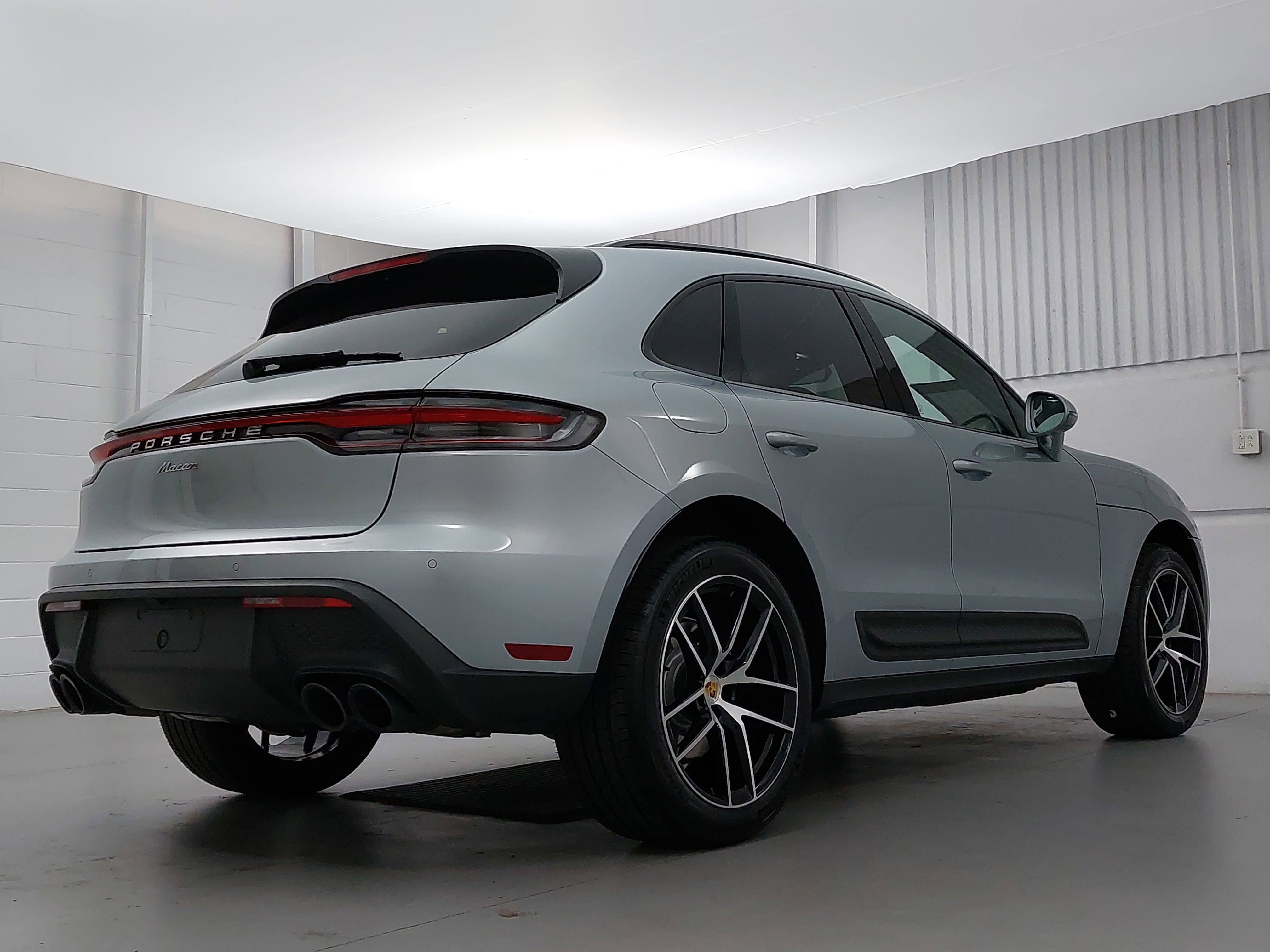 2025 Porsche Macan Base