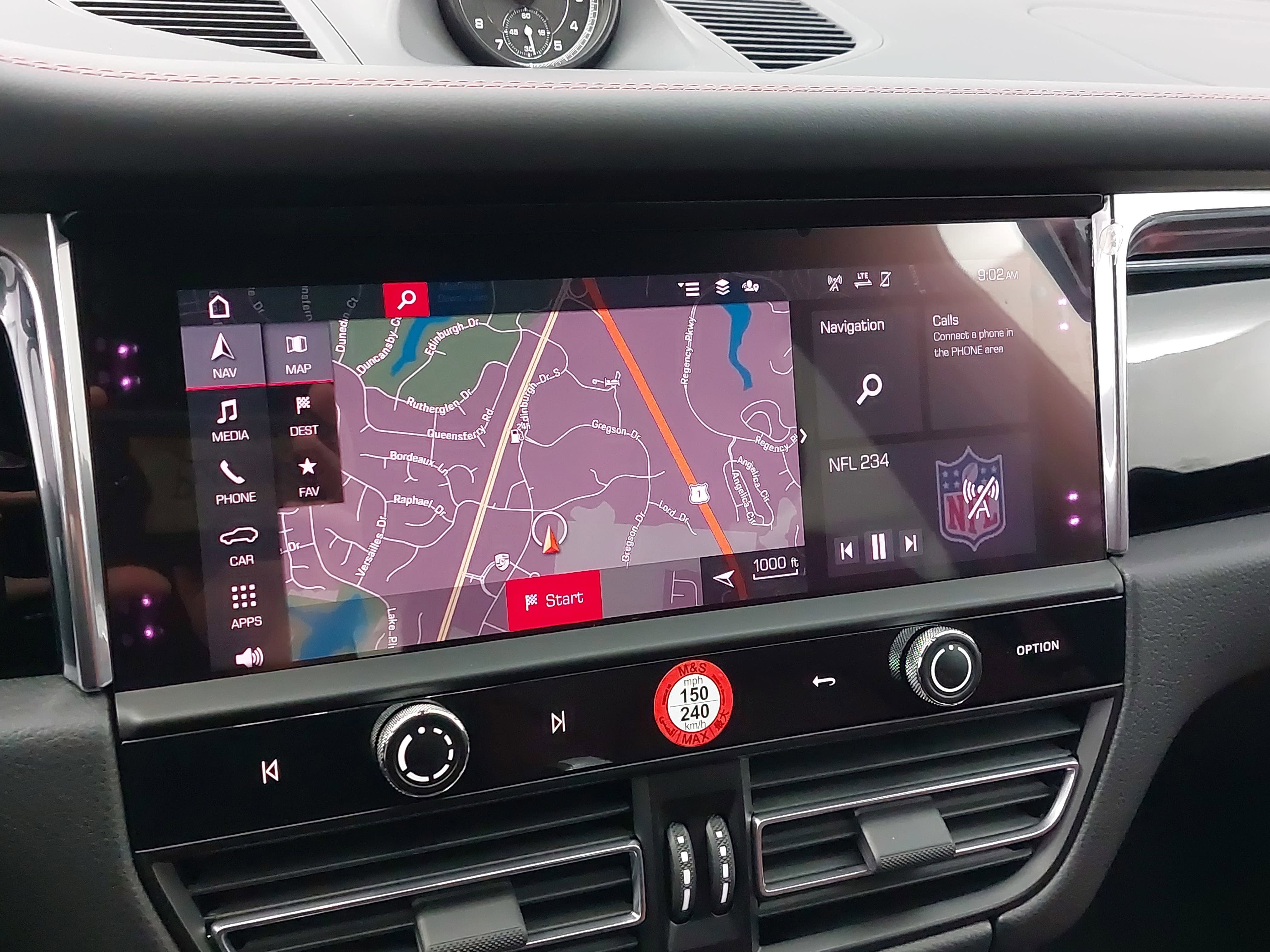 2025 Porsche Macan Base